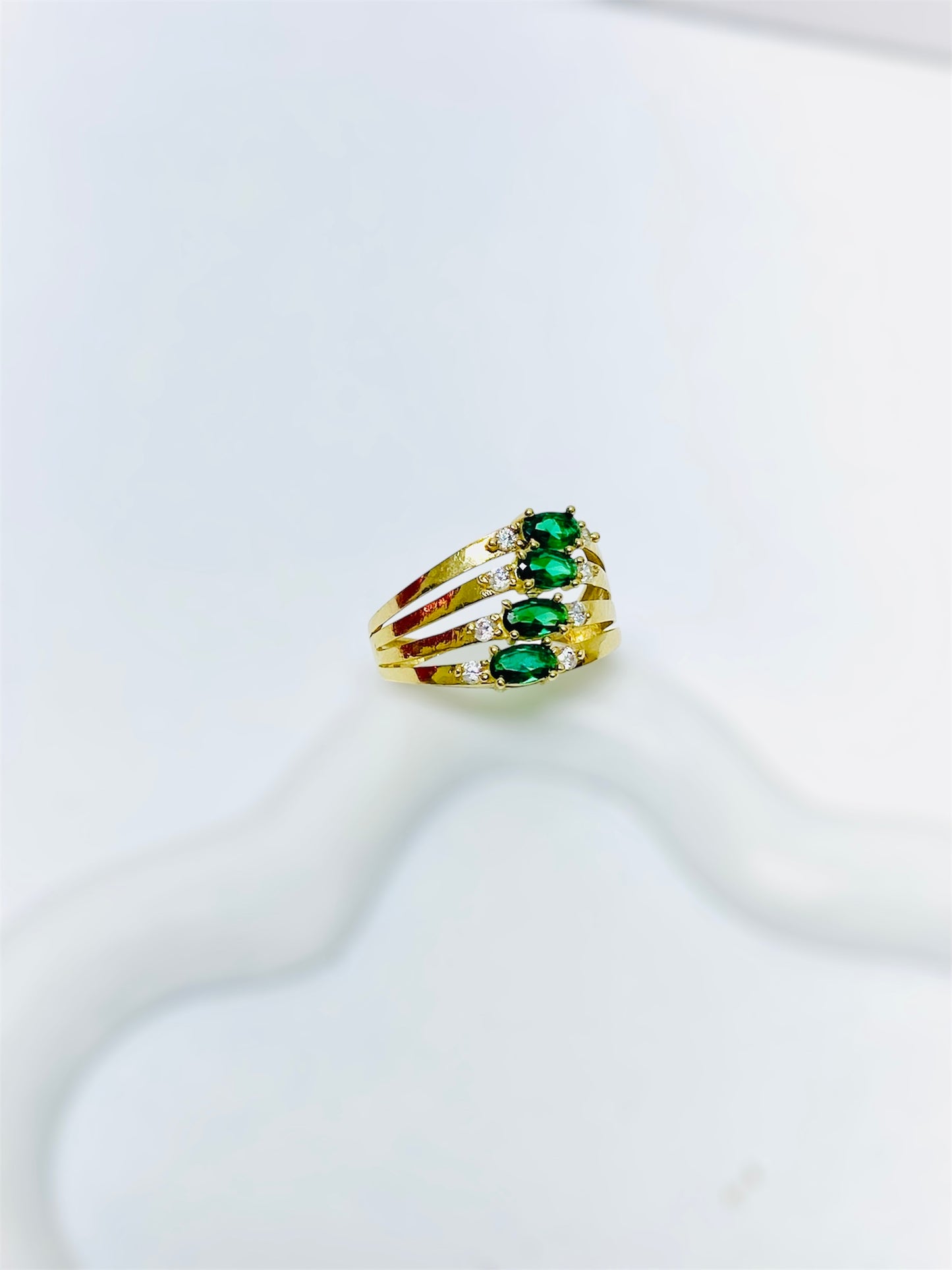 Anillo piedra verde 10K