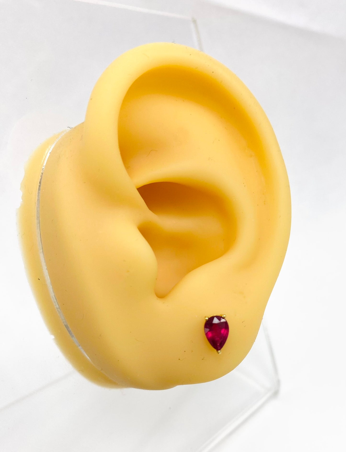 Aretes rubí 18k