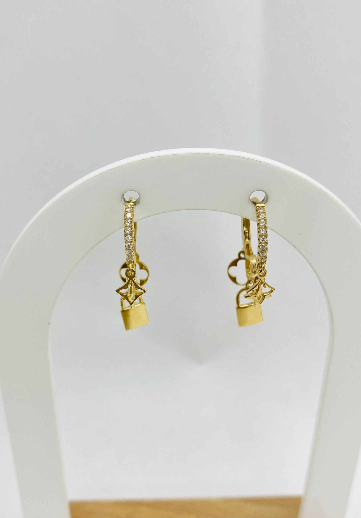 Argollas con colgantes 14 K