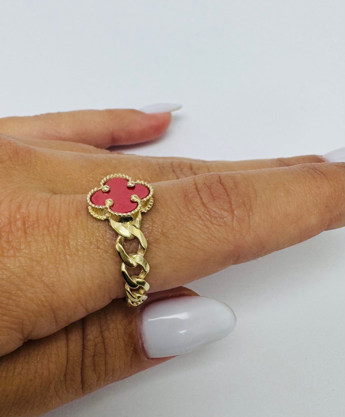 Anillo clover rojo