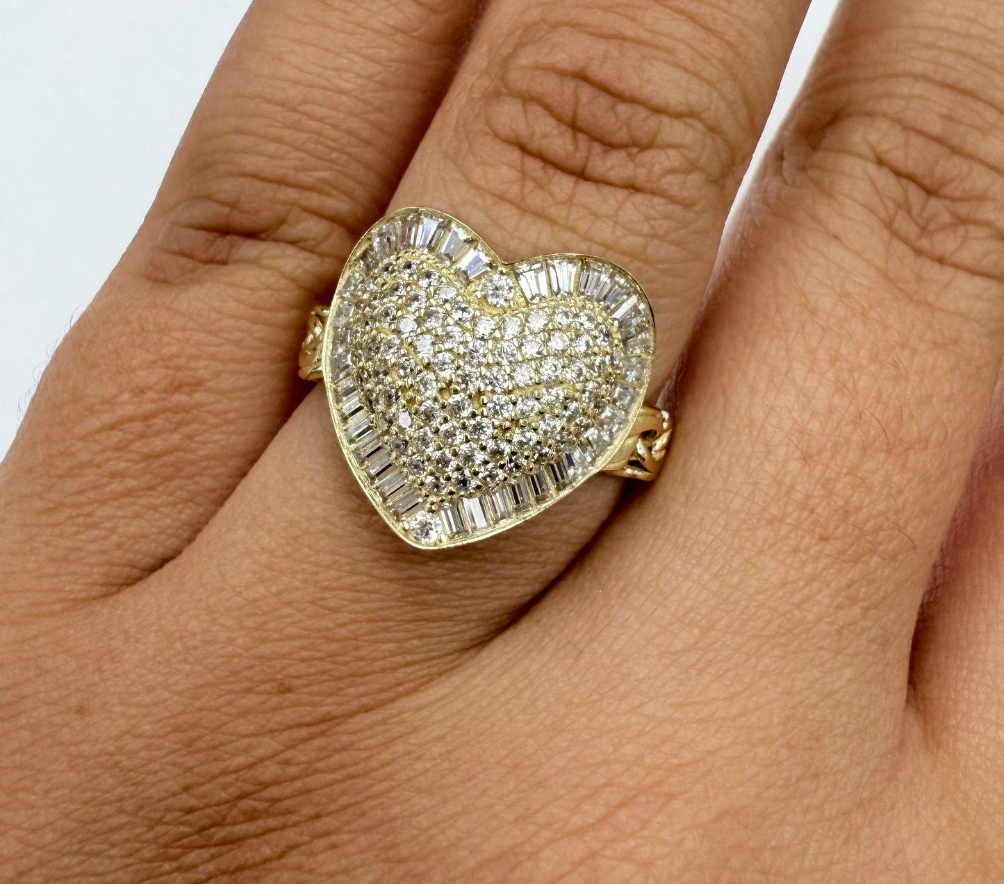 Anillo de corazón y tejido chino 10k