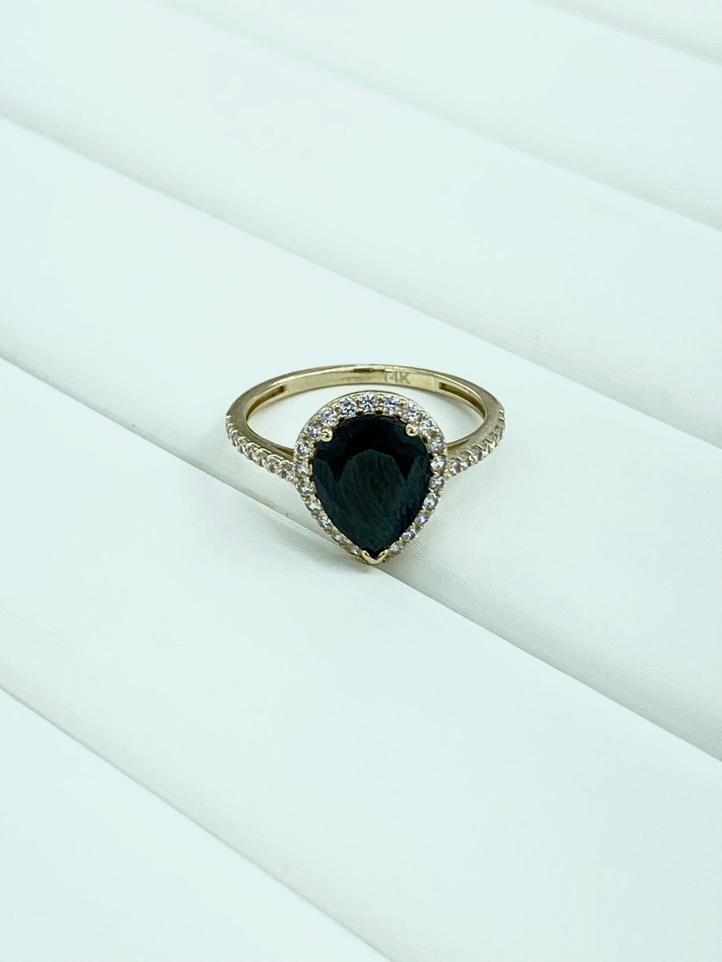 Anillo piedra negra 14k