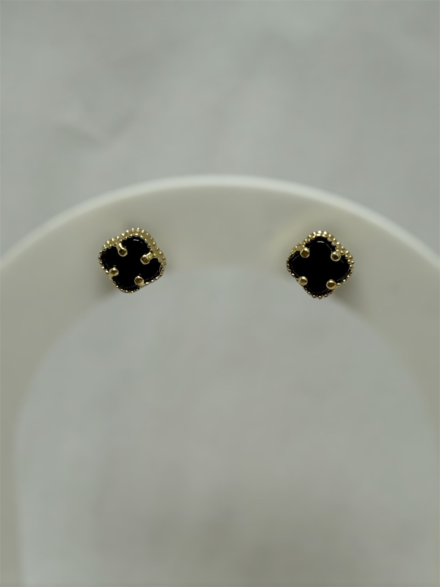 Aretes de clover pequeños 10K