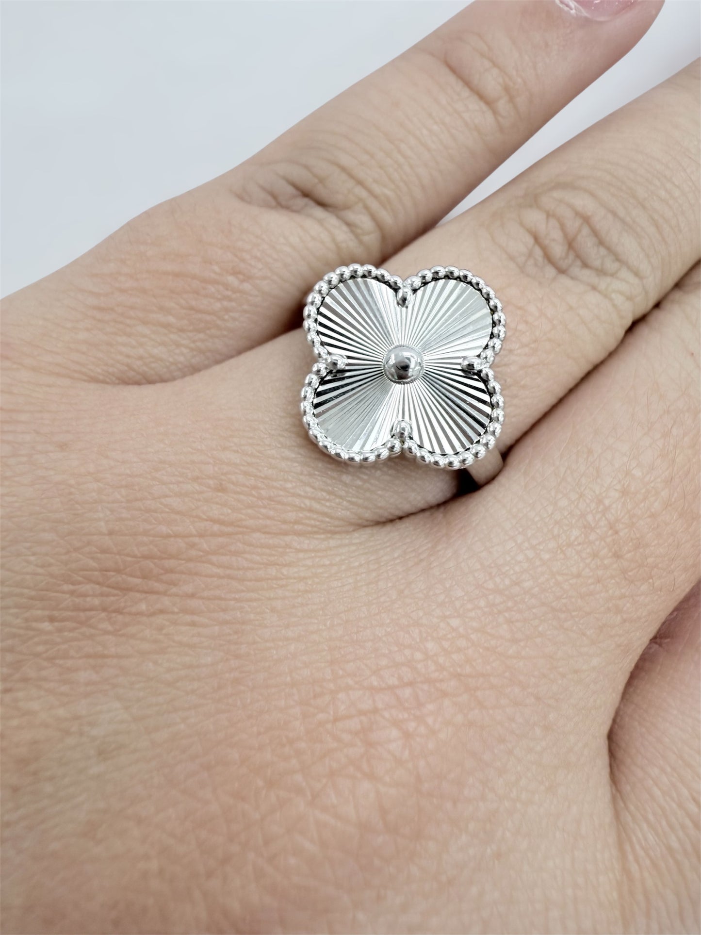 Anillo de clover plata Ale s925