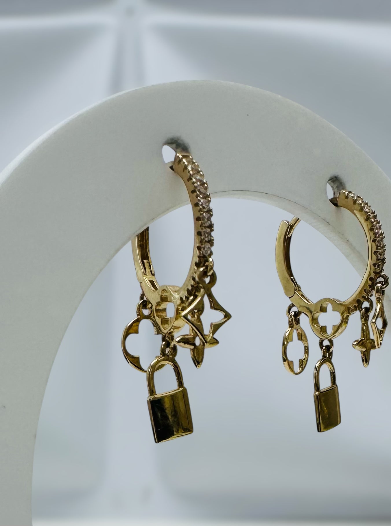 Argollas con colgantes 14 K
