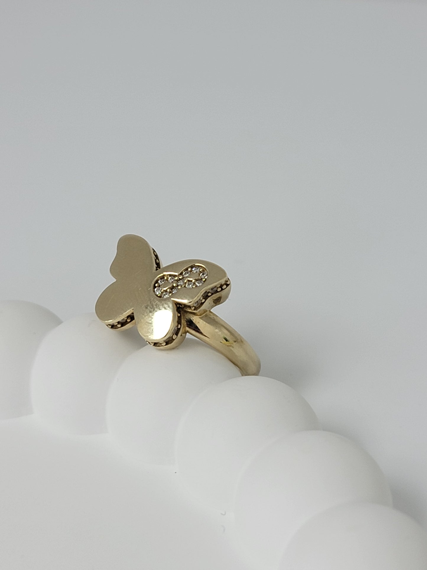 Anillo de mariposa 10k