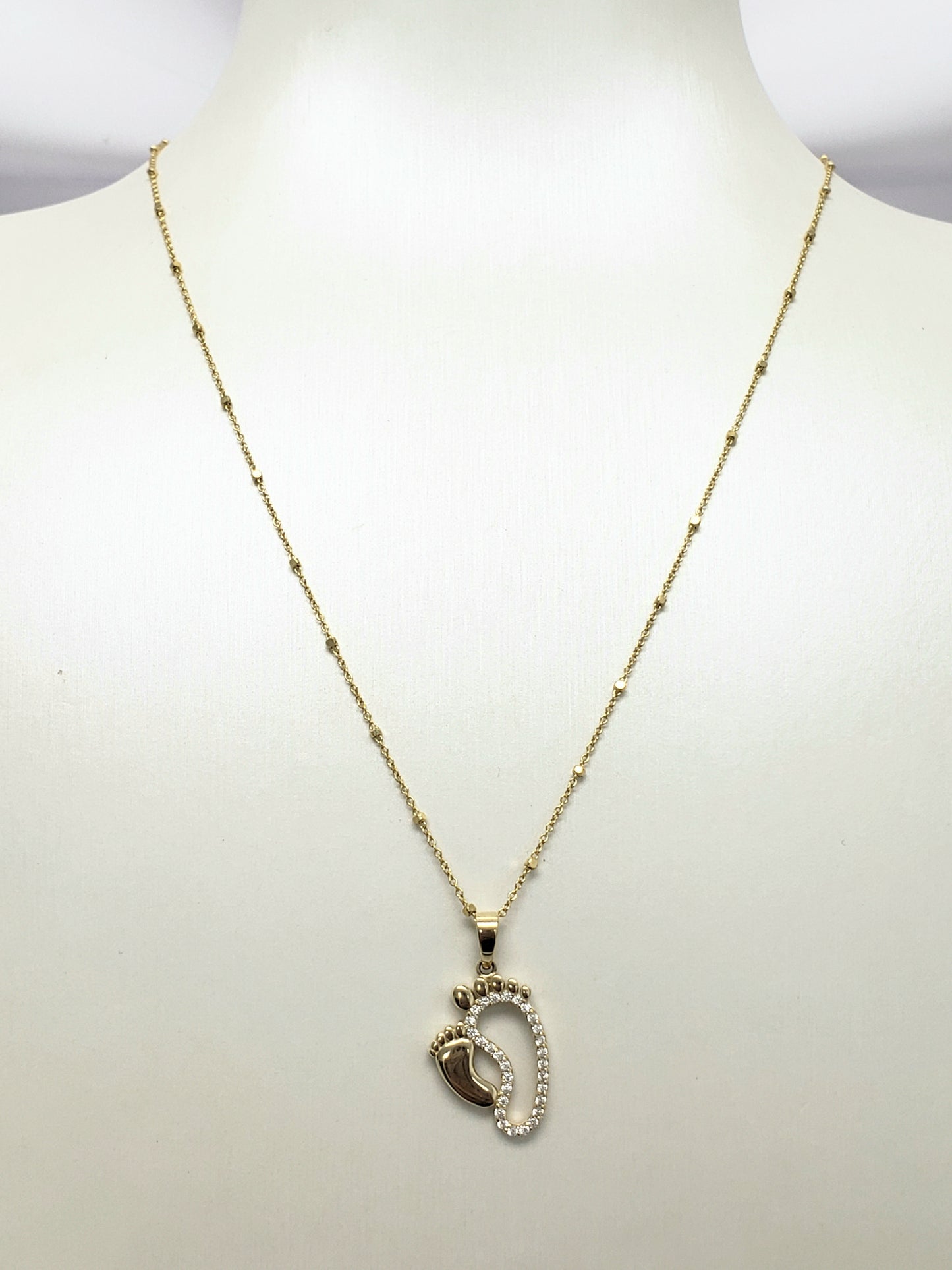 Cadena de piesitos 14K