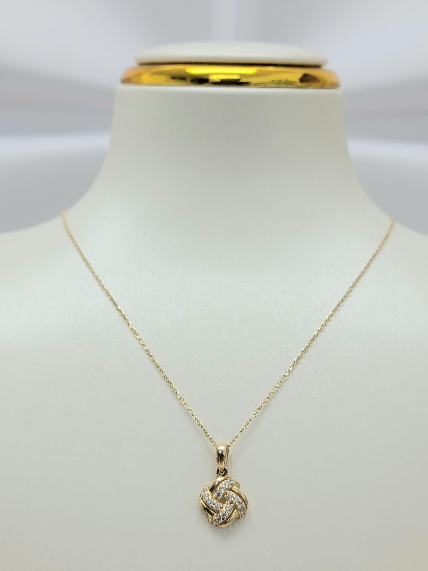 Cadena nudo de circonias 14K