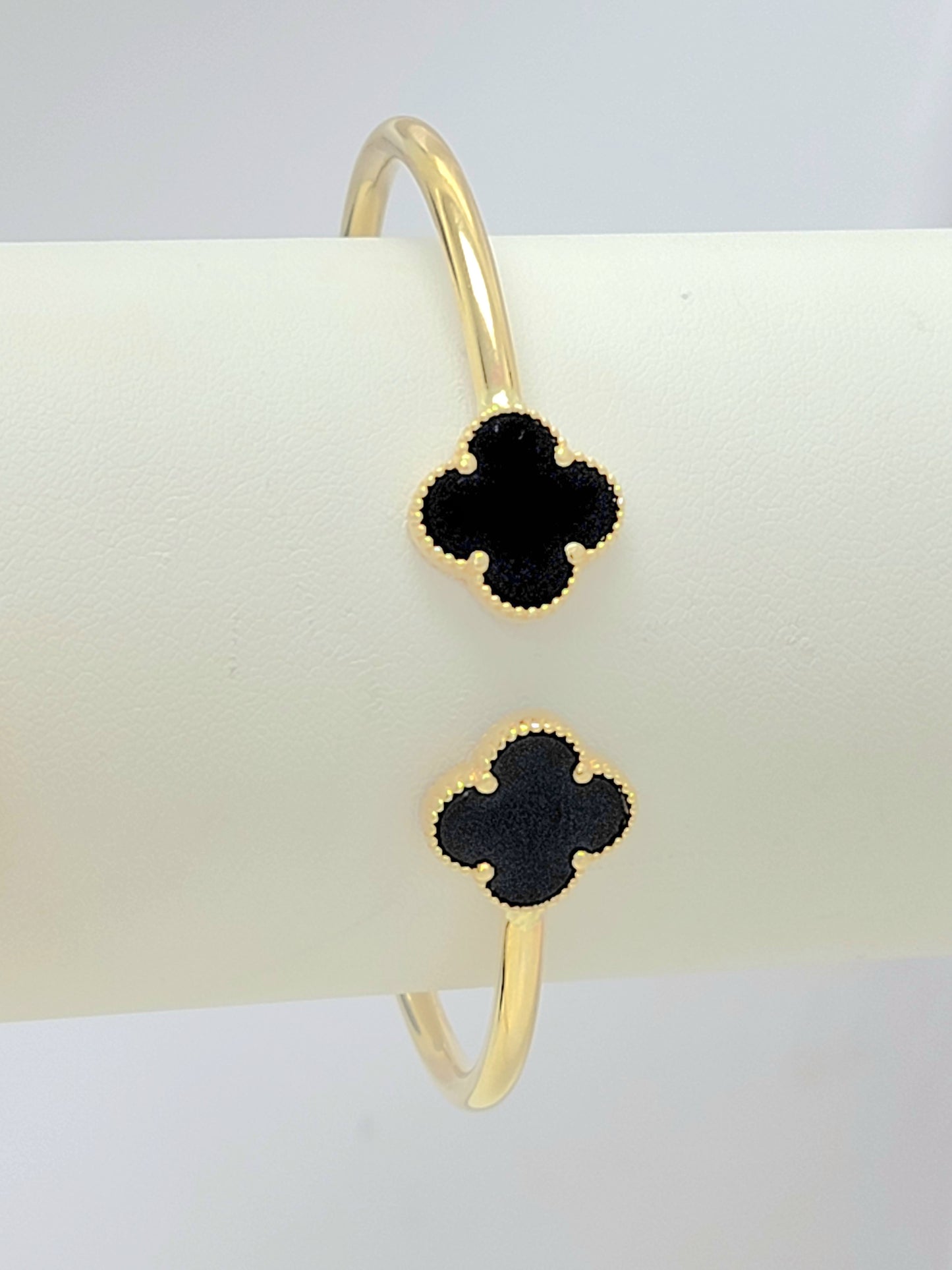 Pulsera rígida clover 14k