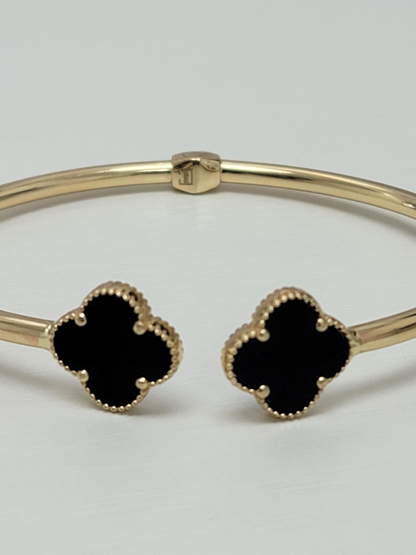 Pulsera rígida clover 14k