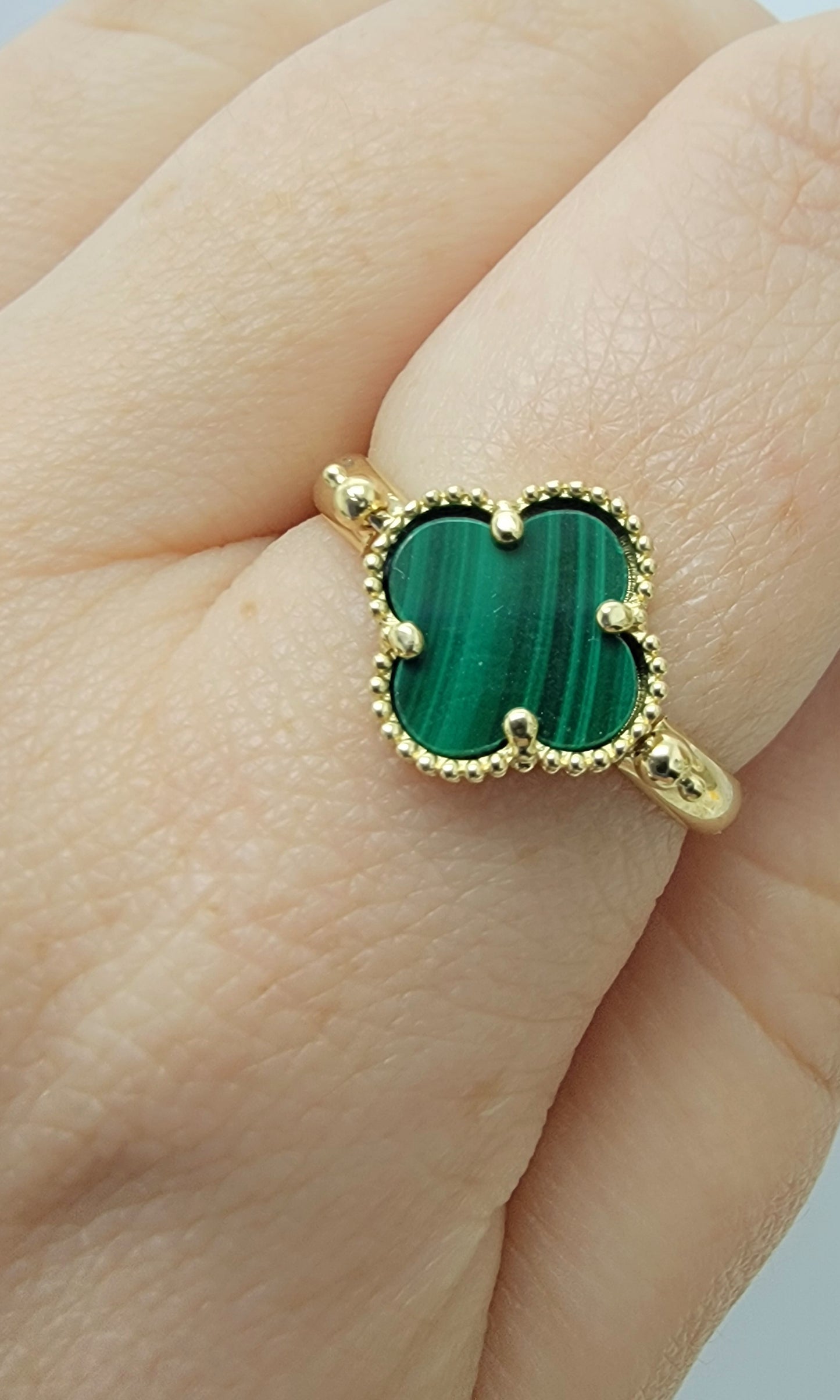 Anillo clover reversible a verde 14k