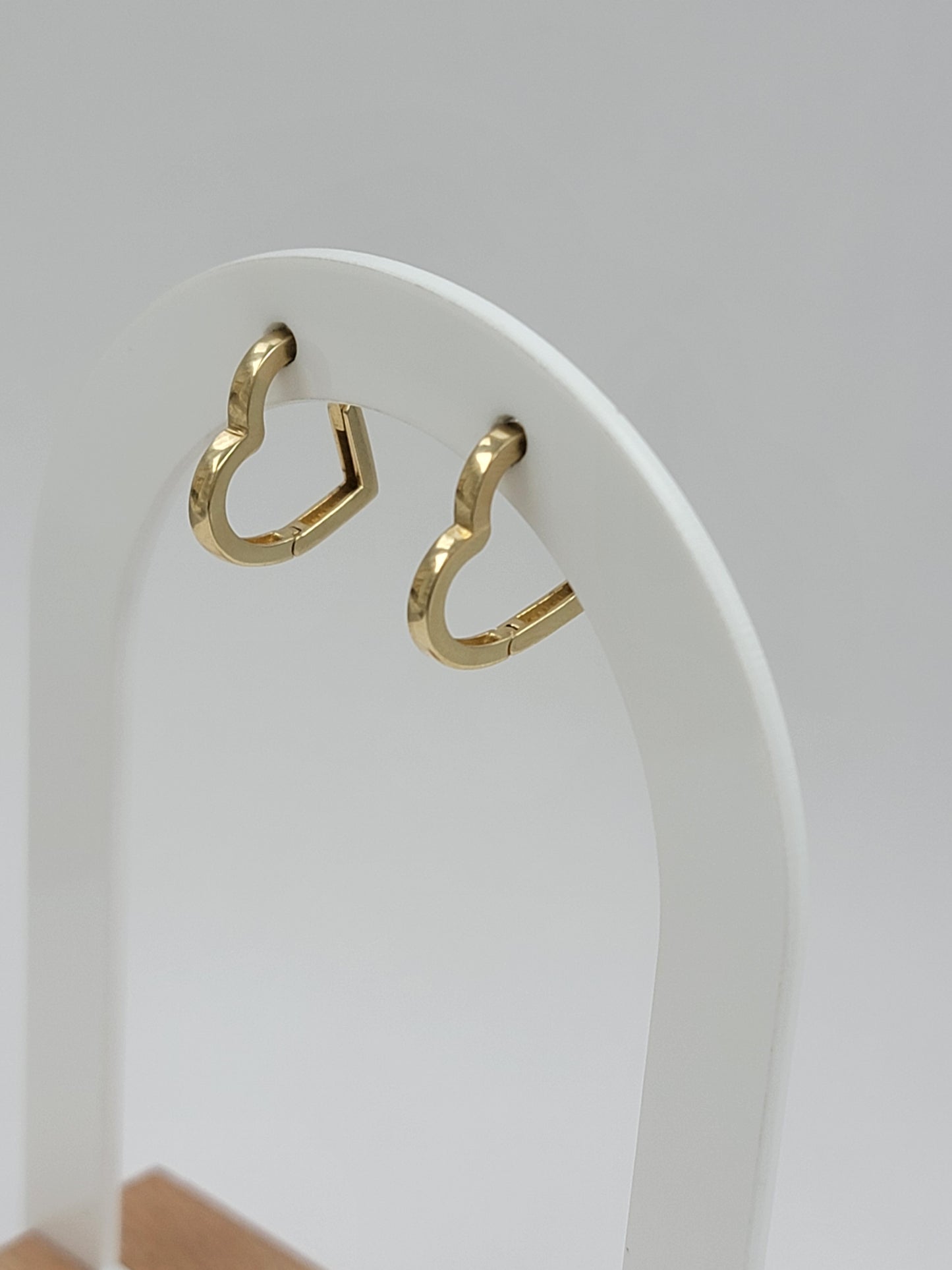 Argollas en forma corazon 14K