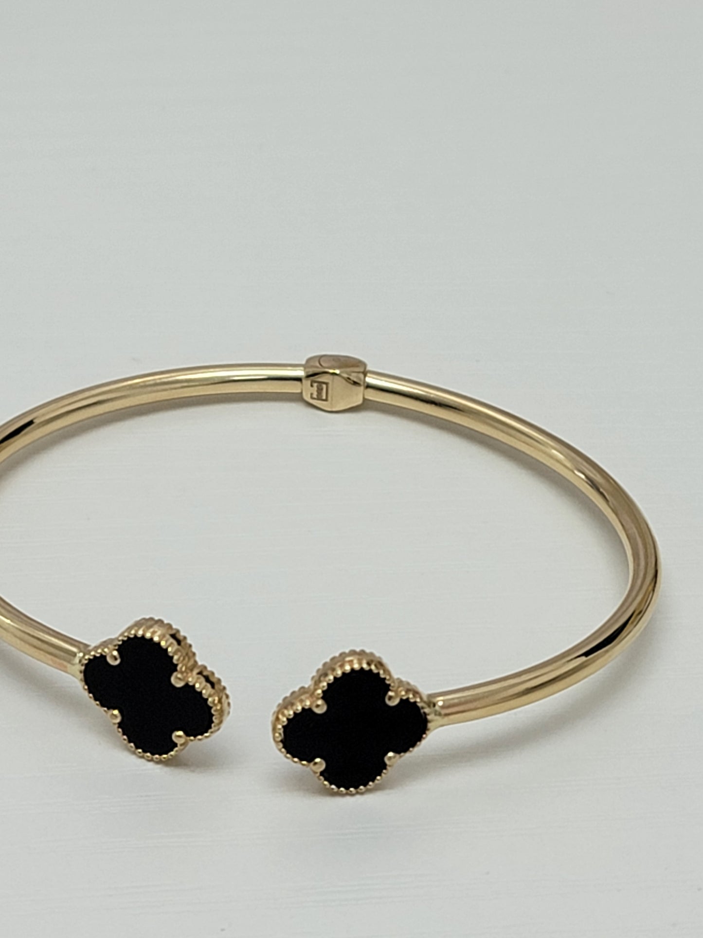 Pulsera rígida clover 14k