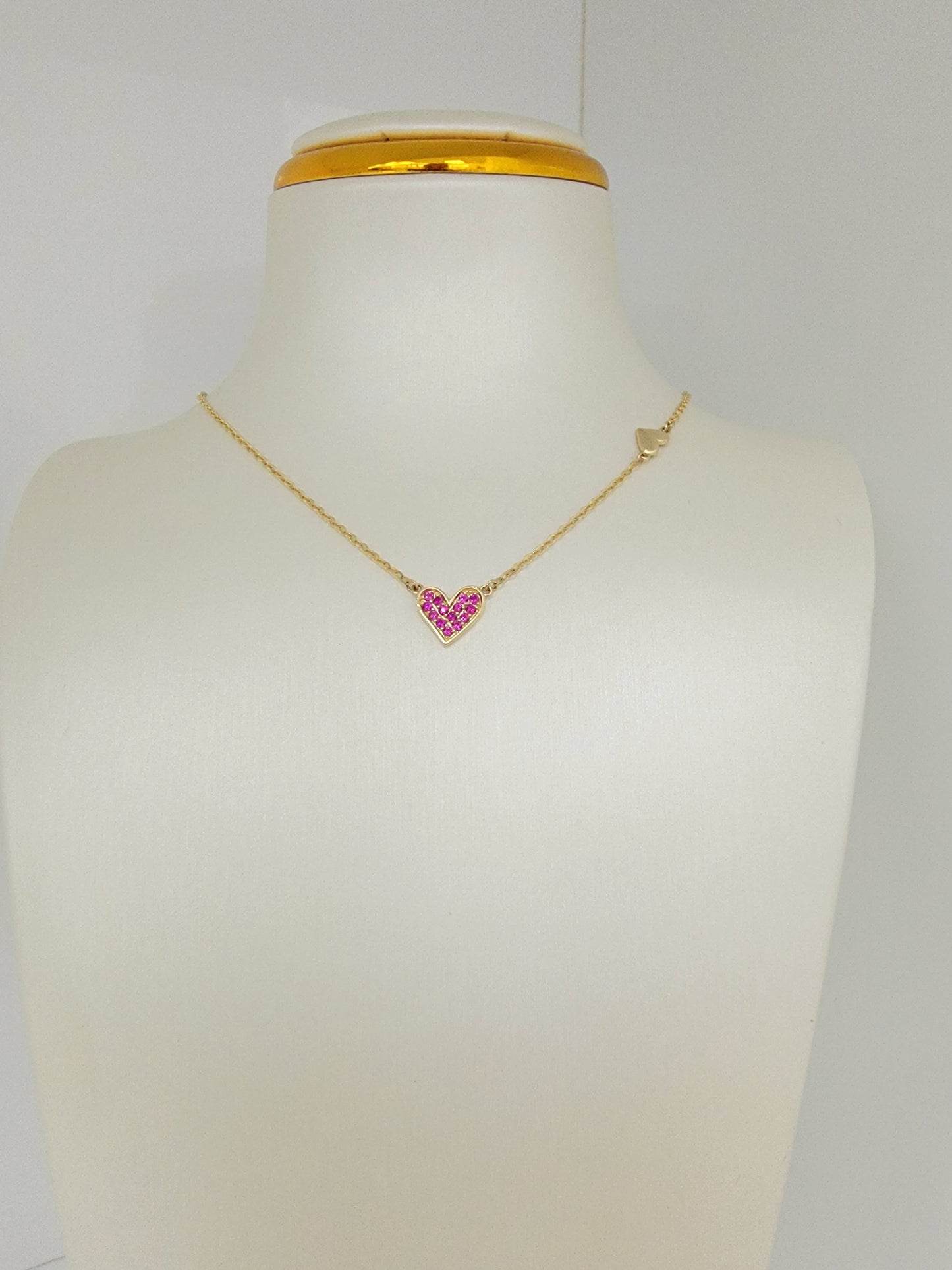 Cadena con dije de corazon de piedras 14k