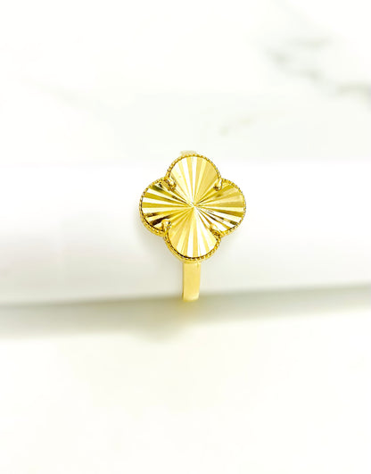 Anillo clover dorado