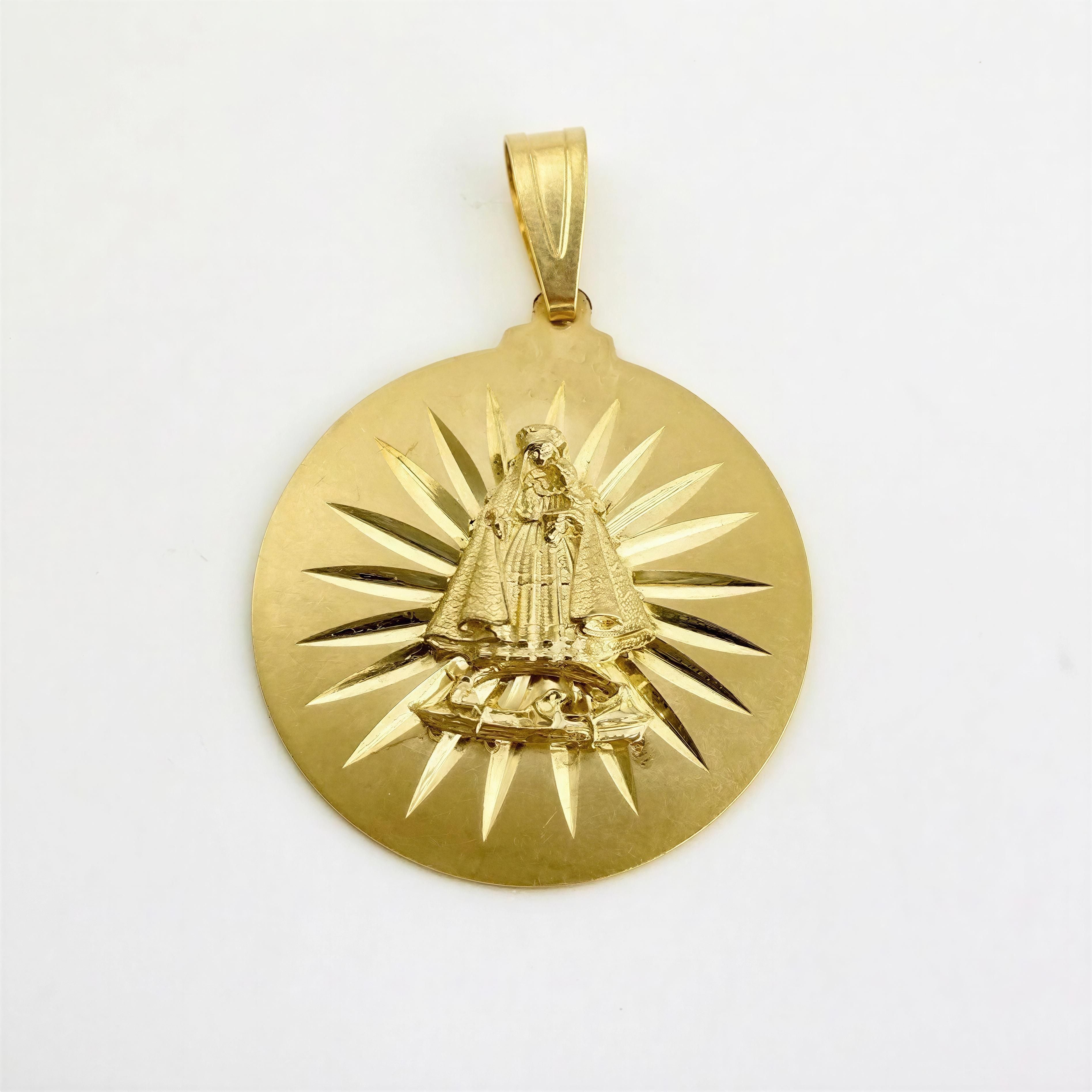 Dije Virgen de la Caridad del cobre 10k