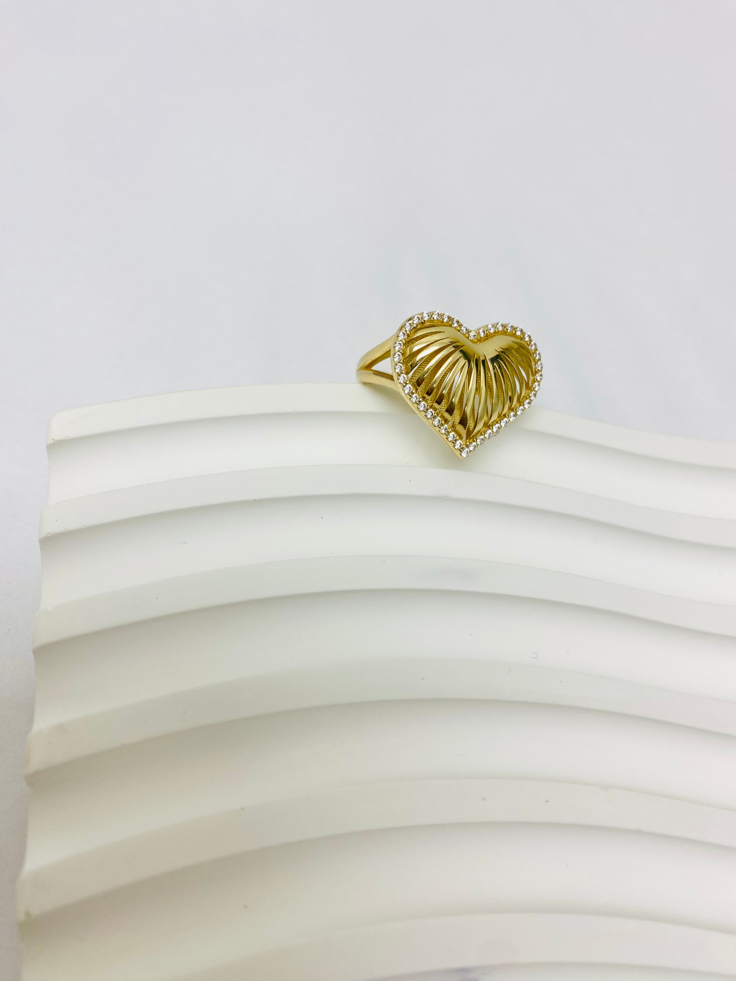 Anillo de corazón 14K