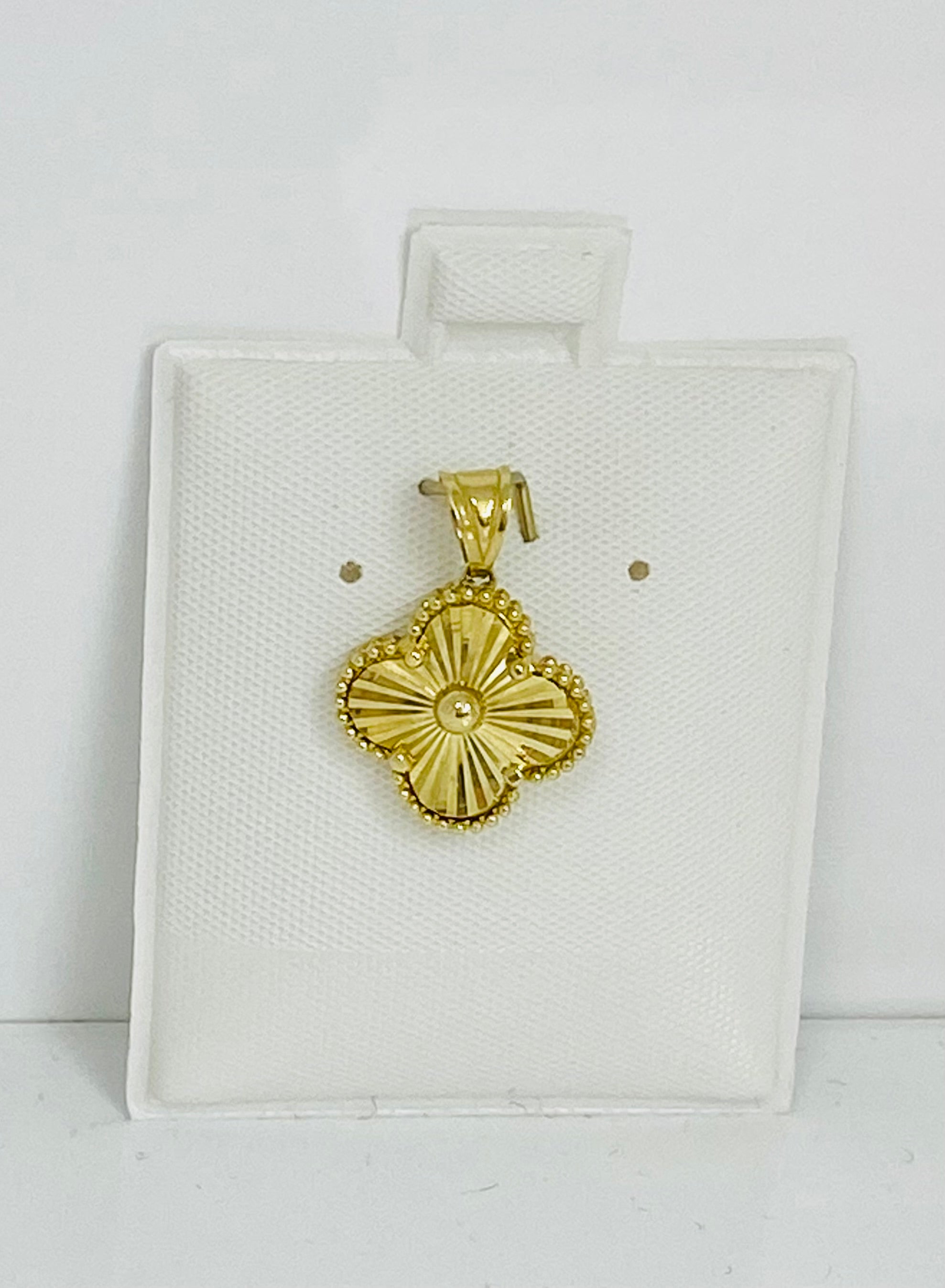 Dije clover dorado 10 k