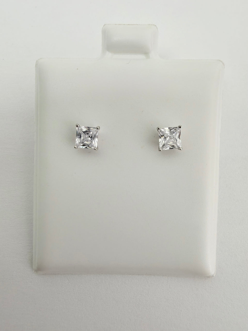 Aretes cuadrados pequeños oro blanco 14k