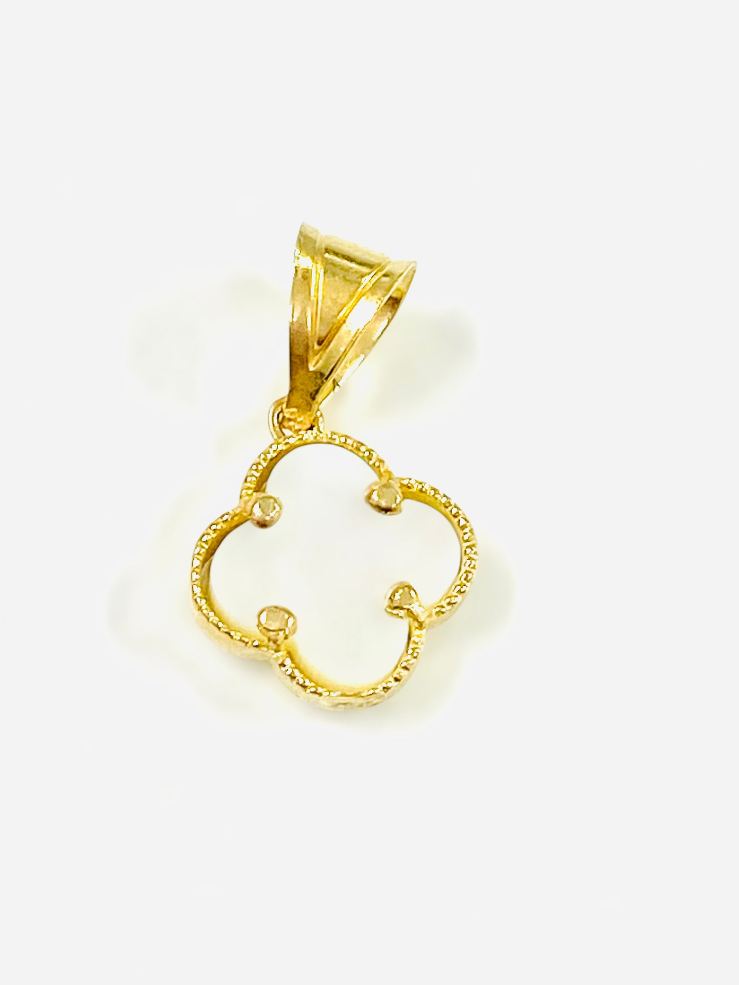 Dije clover pequeño 14K