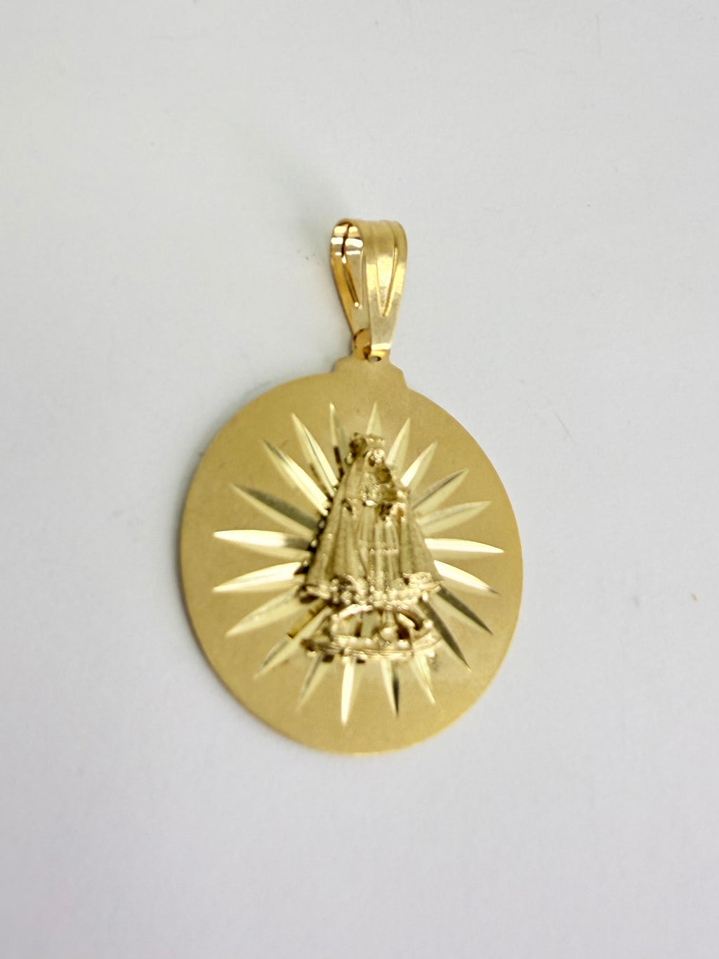 Dije Virgen de la Caridad del cobre 10k