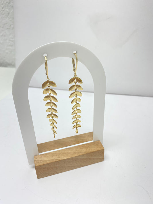 Aretes de hojas largas