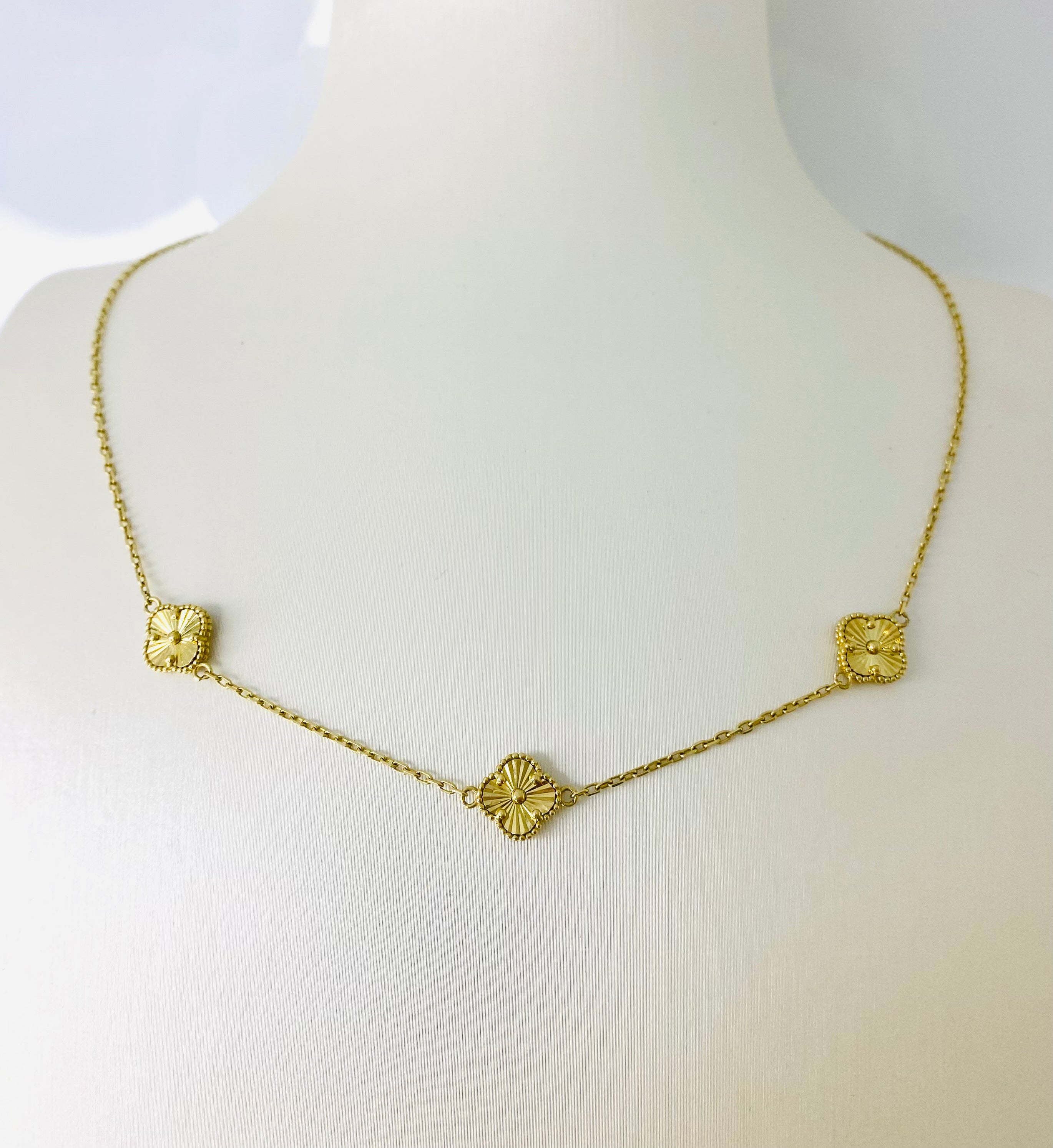 Cadena de clover mediano dorado 10k