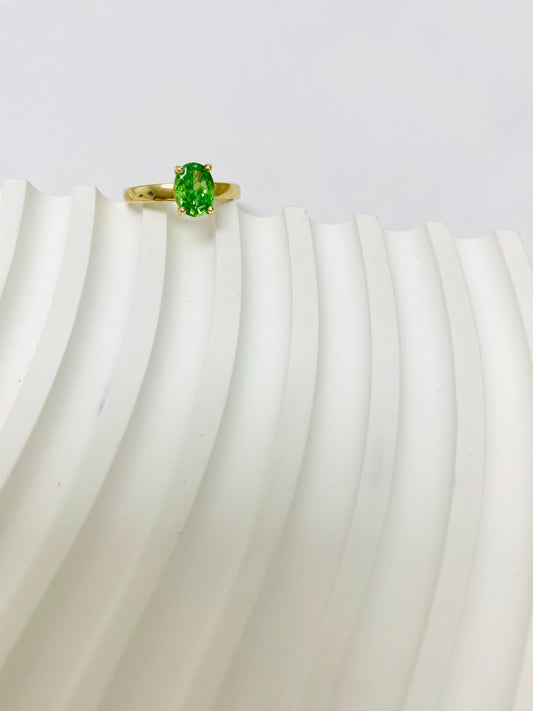 Anillo de piedra verde 14K