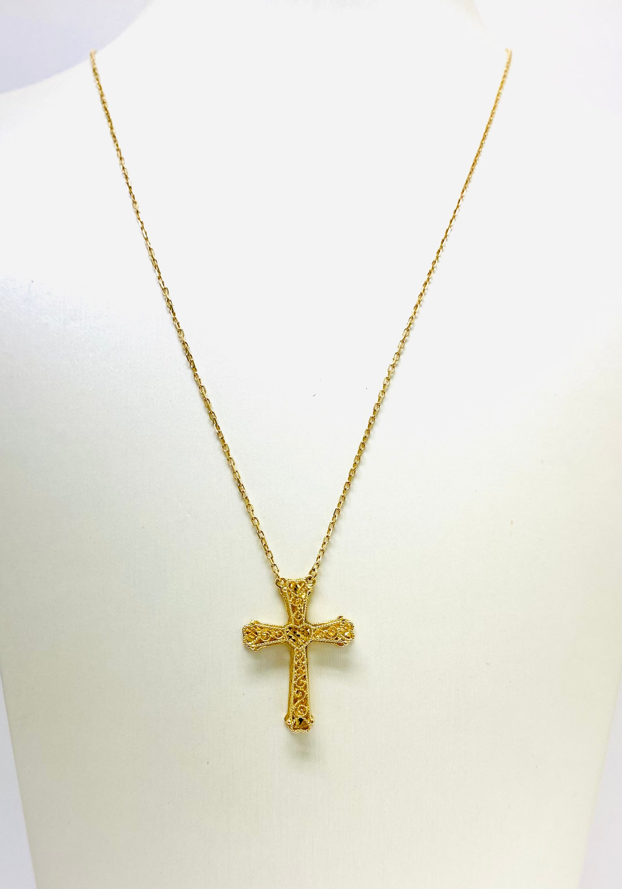 Cadena de cruz 14K