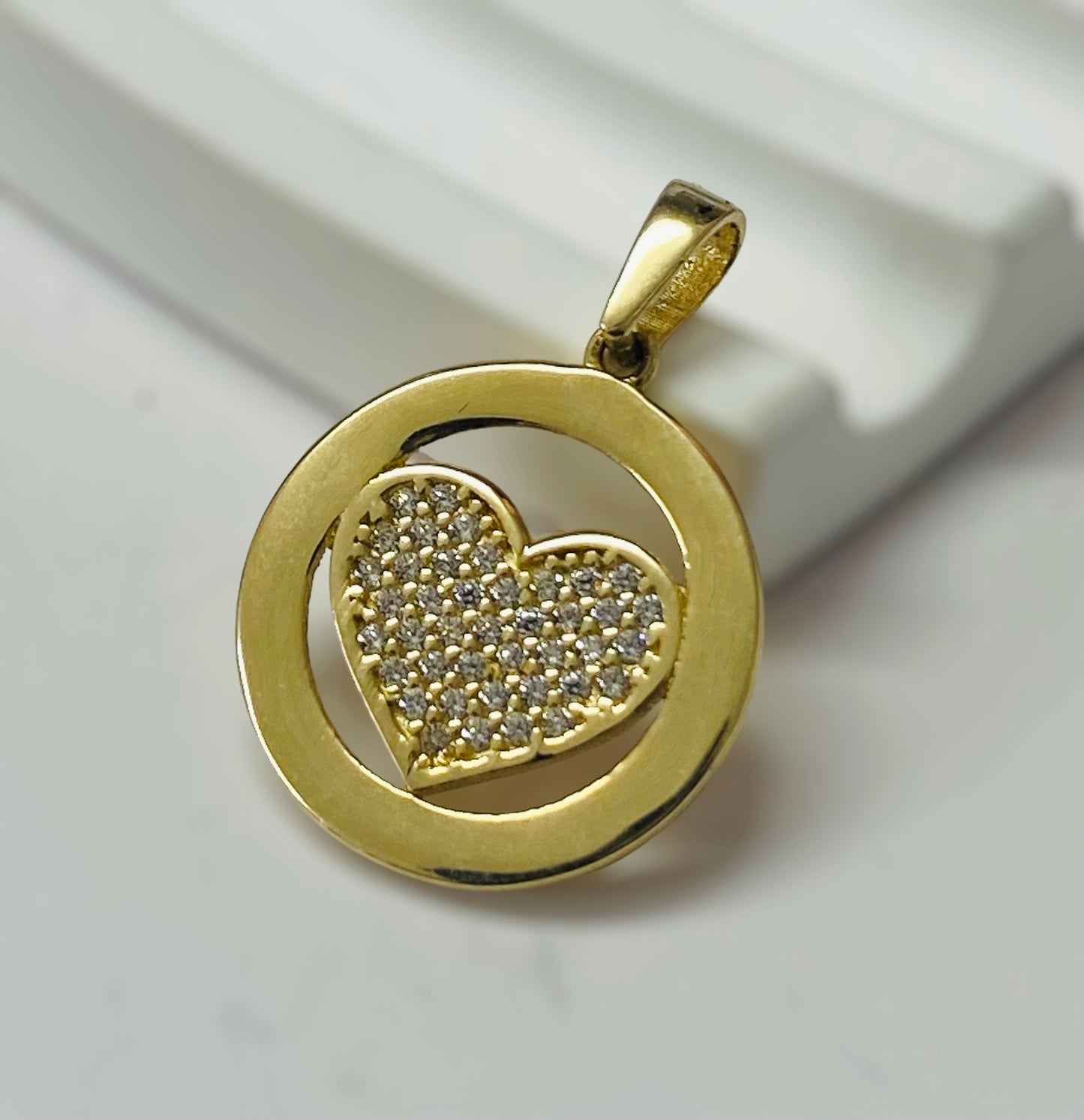 Dije de corazón sólido 14k 148$