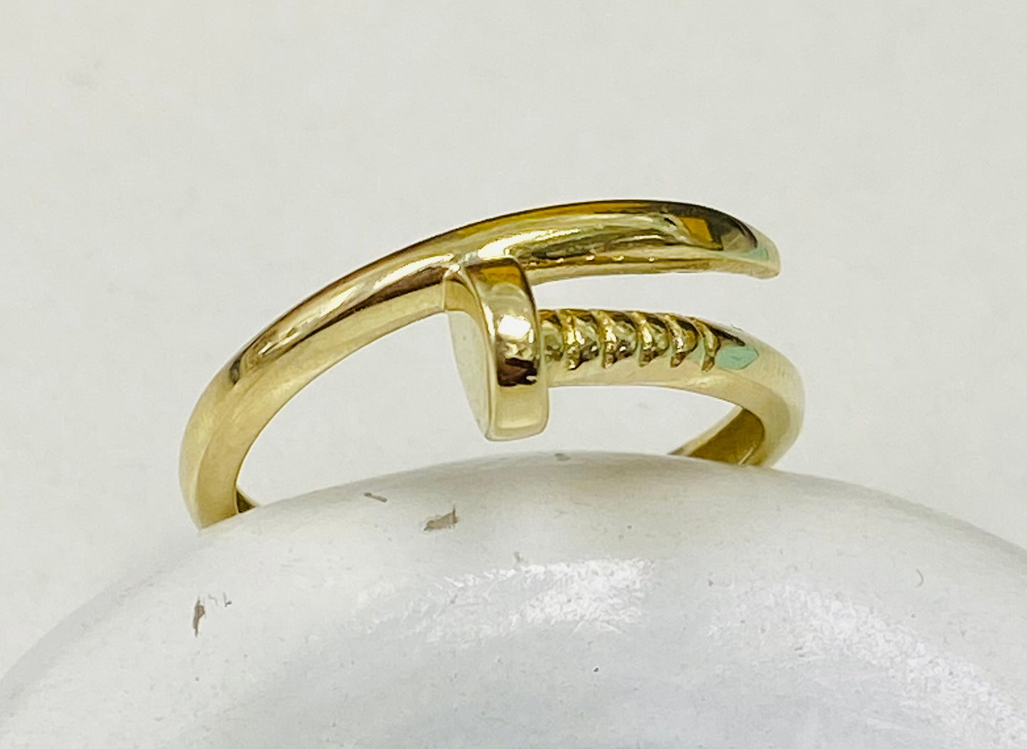 Anillo clavo 10K y 14K