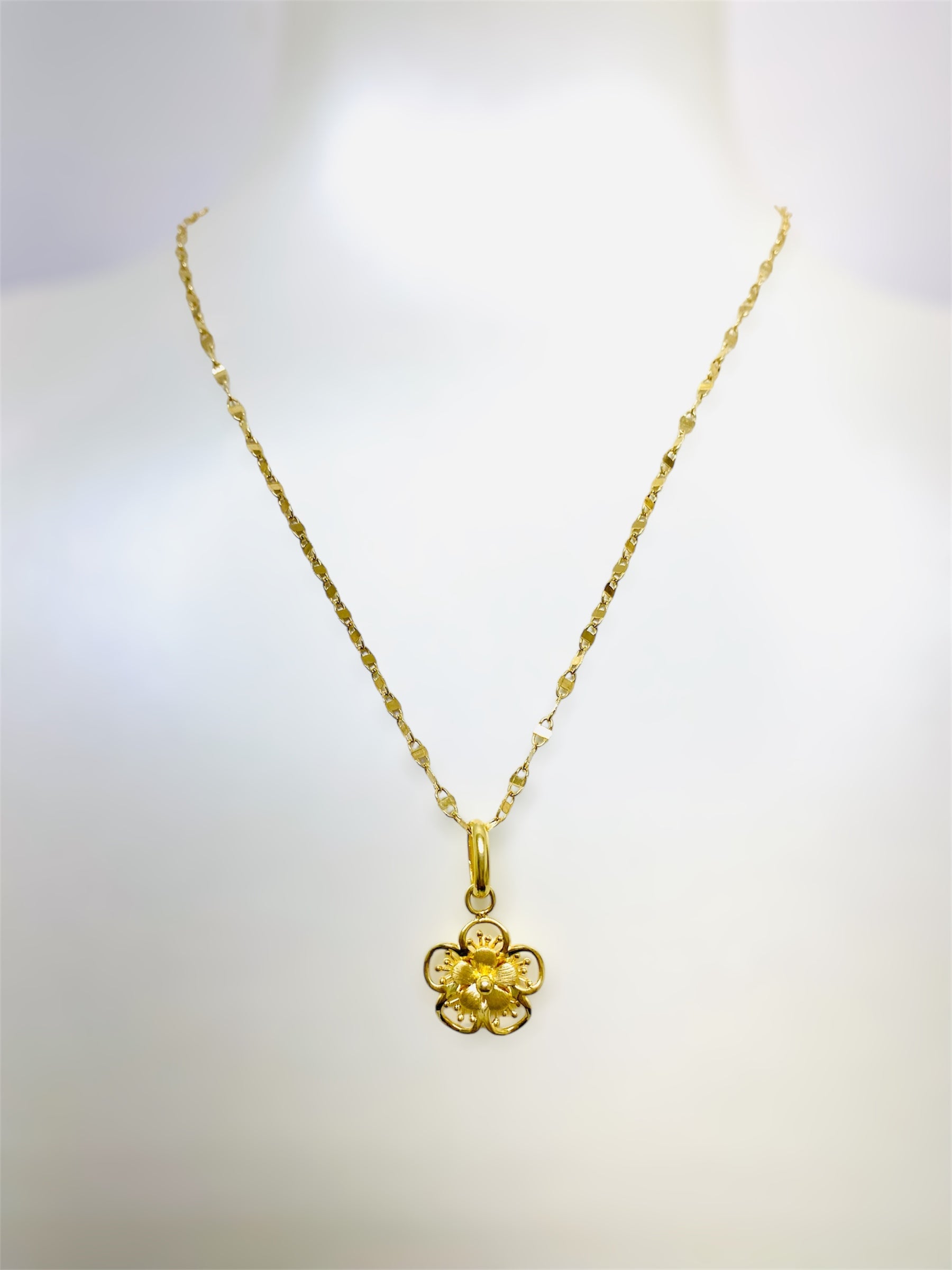 Cadena espejo de flor 14K