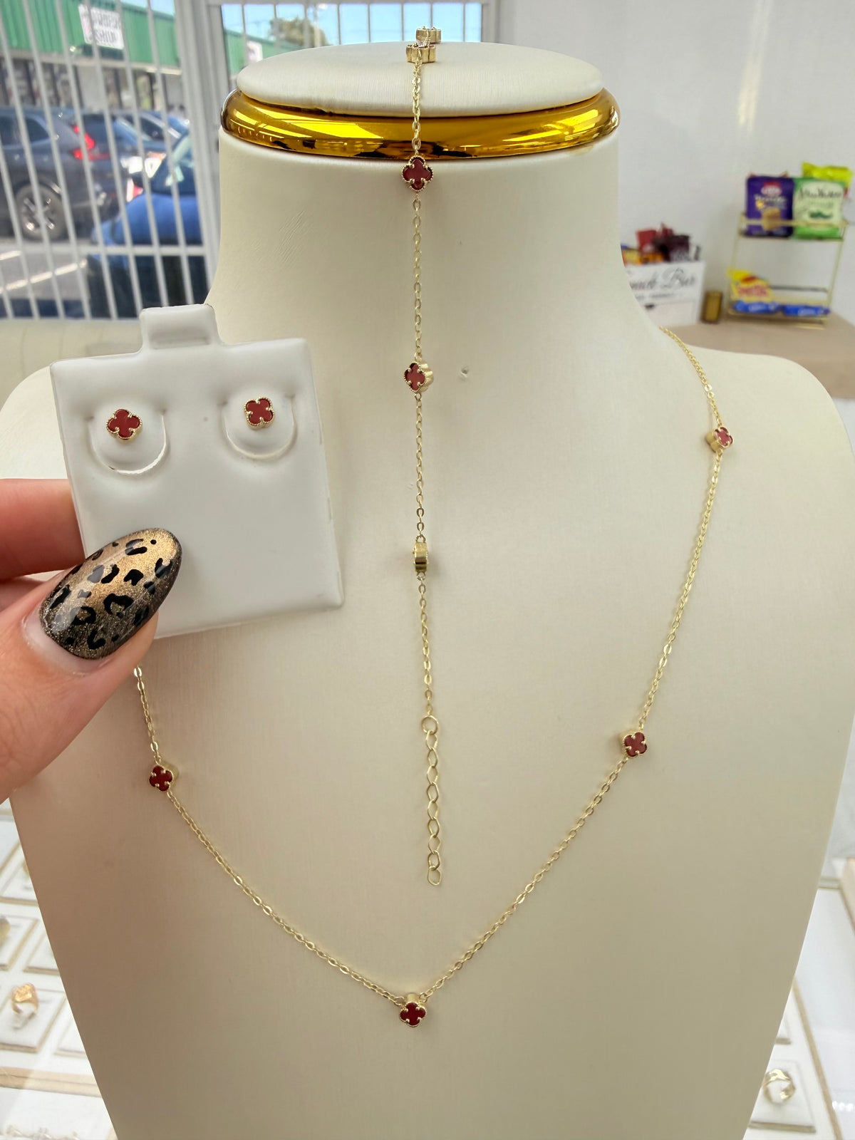 Set de clove rojo 10K