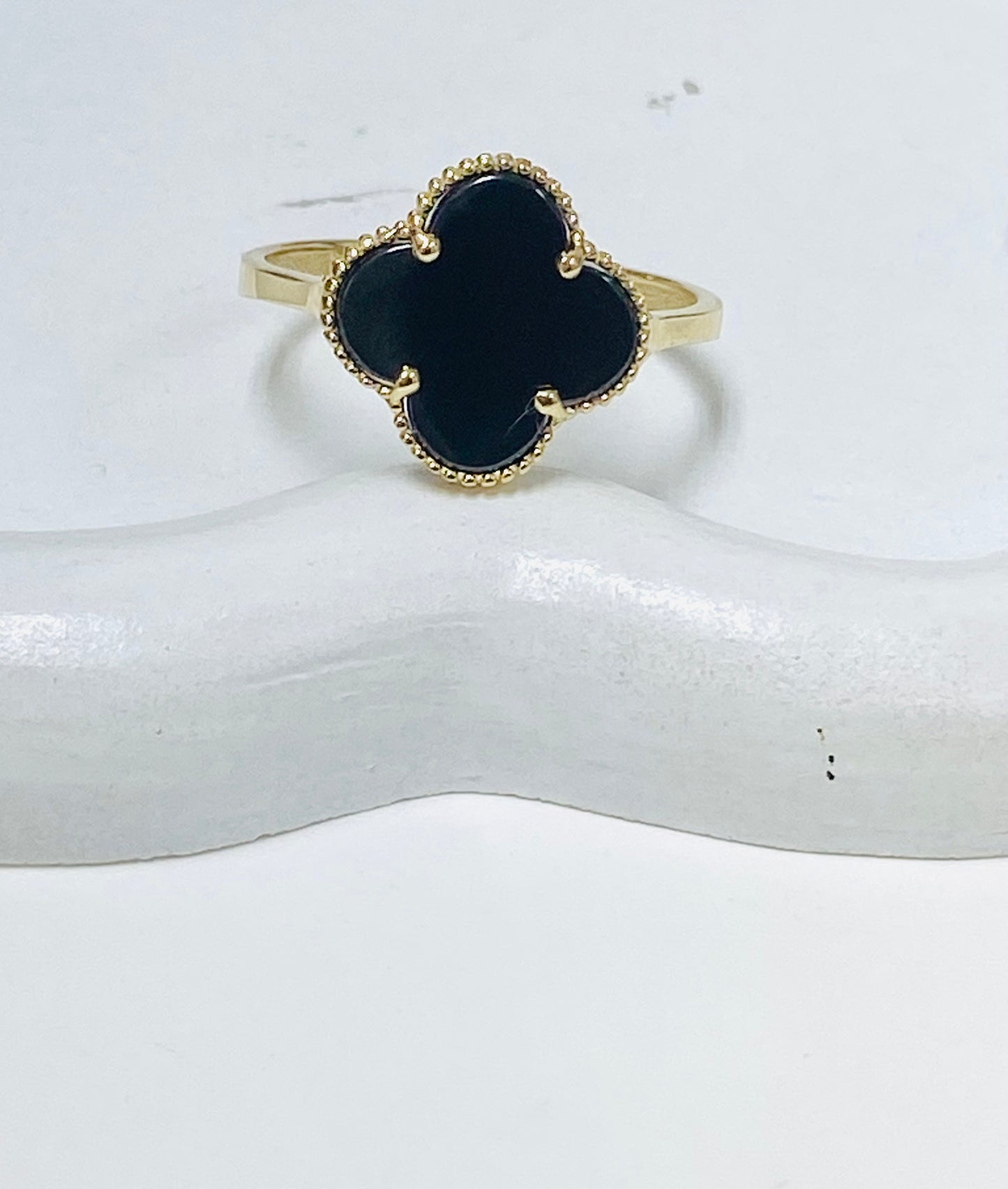 Anillo clover oscuro 14K