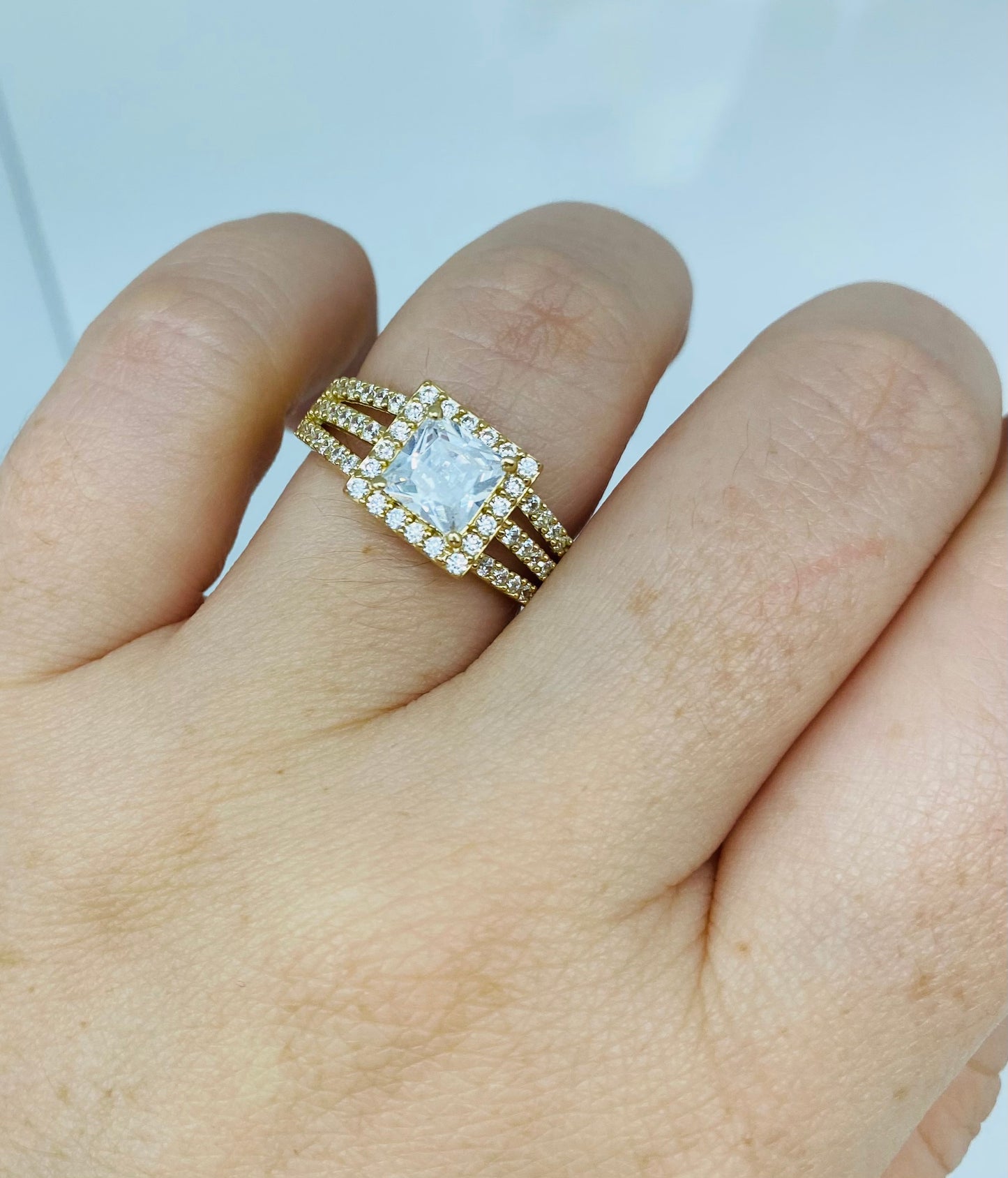 Anillo cuadrado 14k