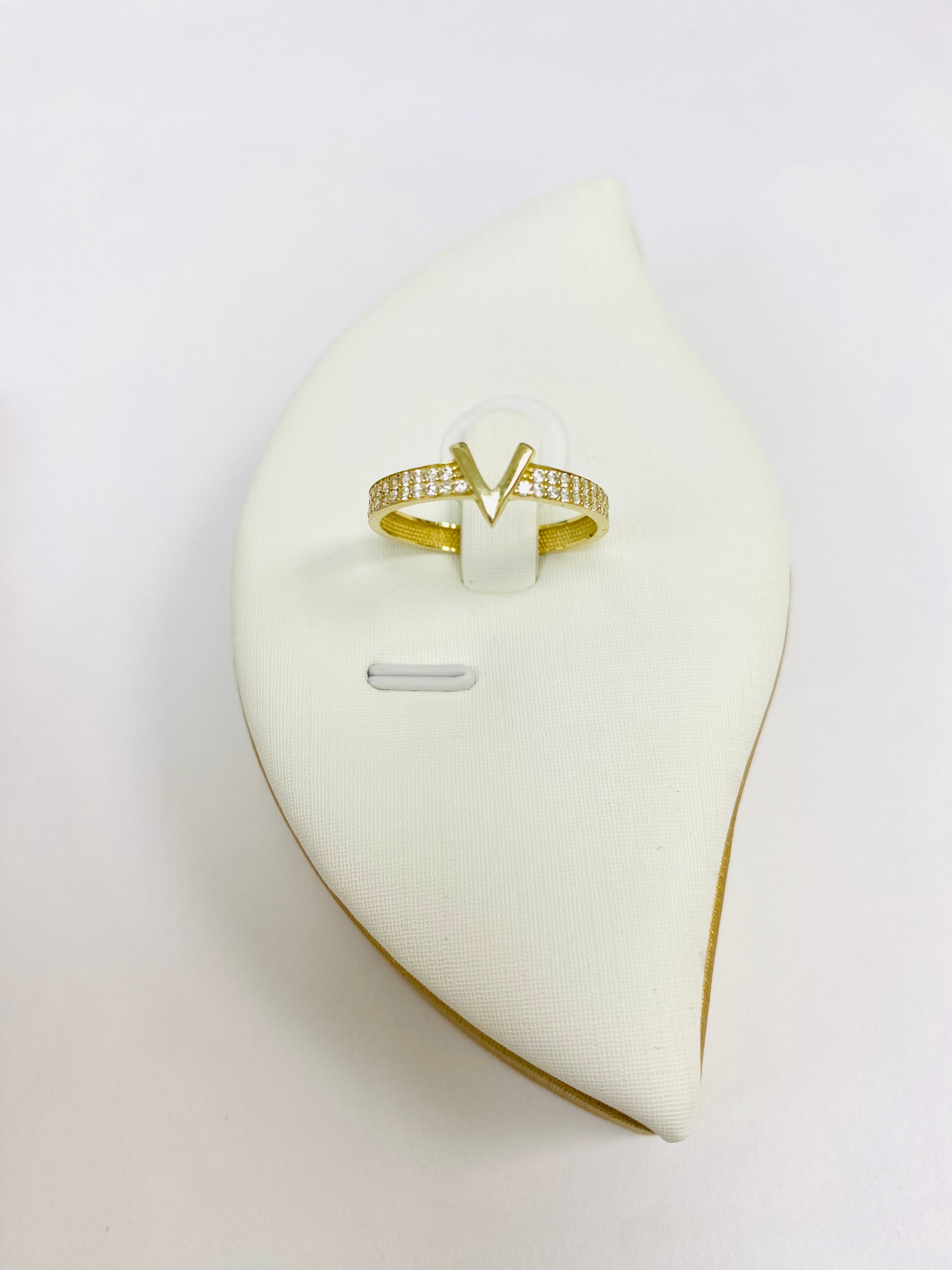 10K v-style ring