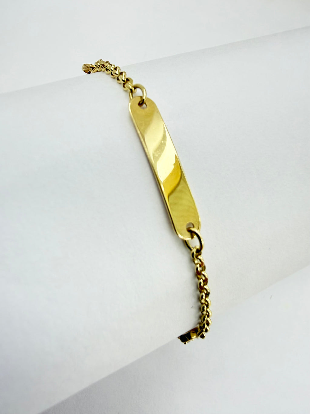 Pulsera placa para niña 14k