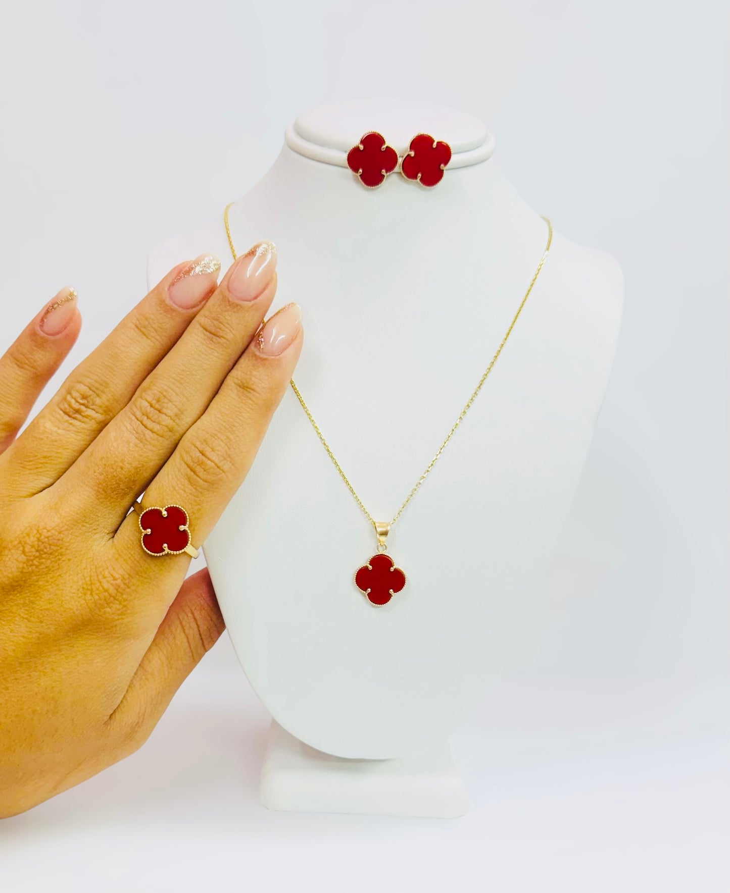 Set de Flores Rojas 14k