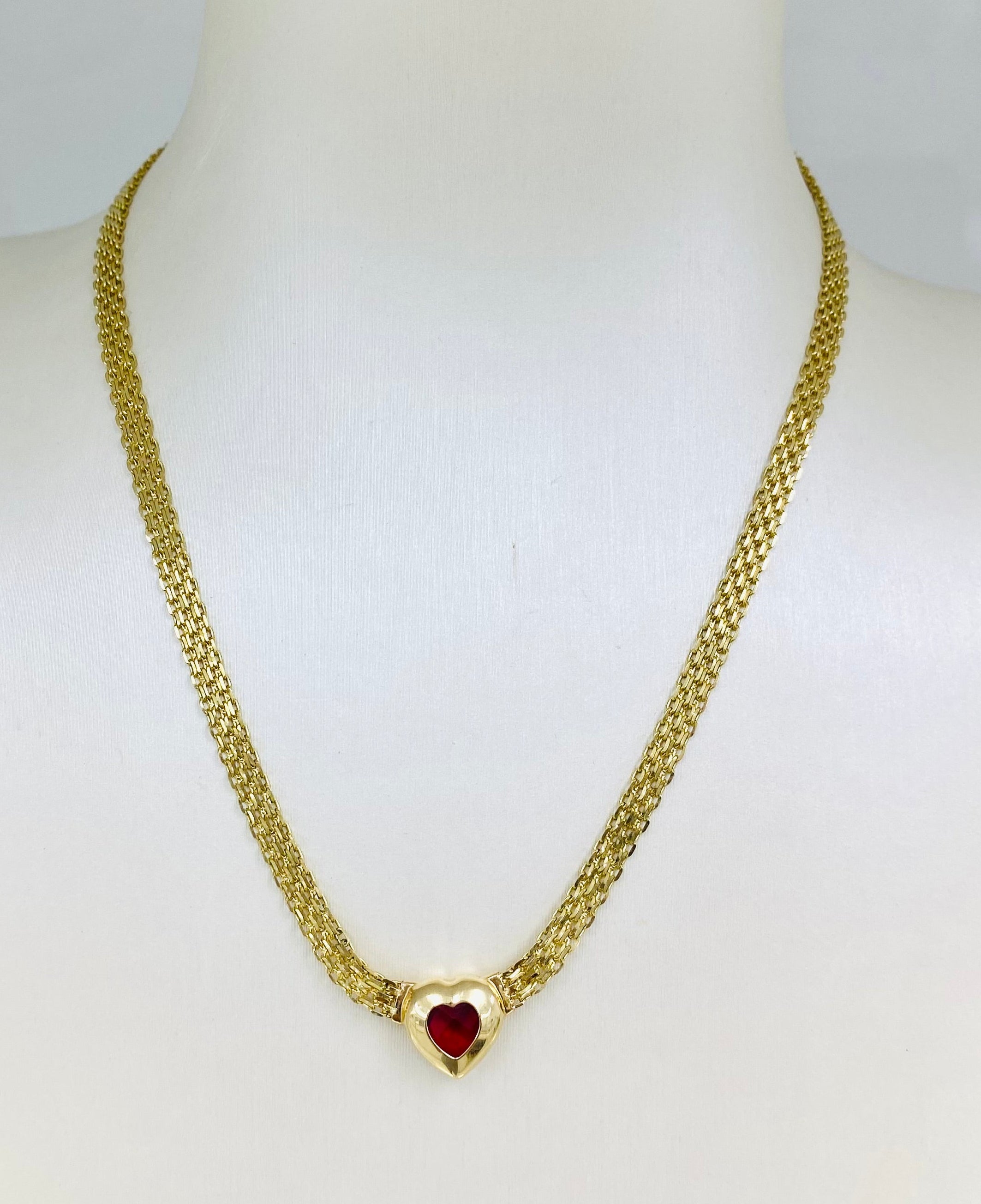 Gargantilla de corazón 10K