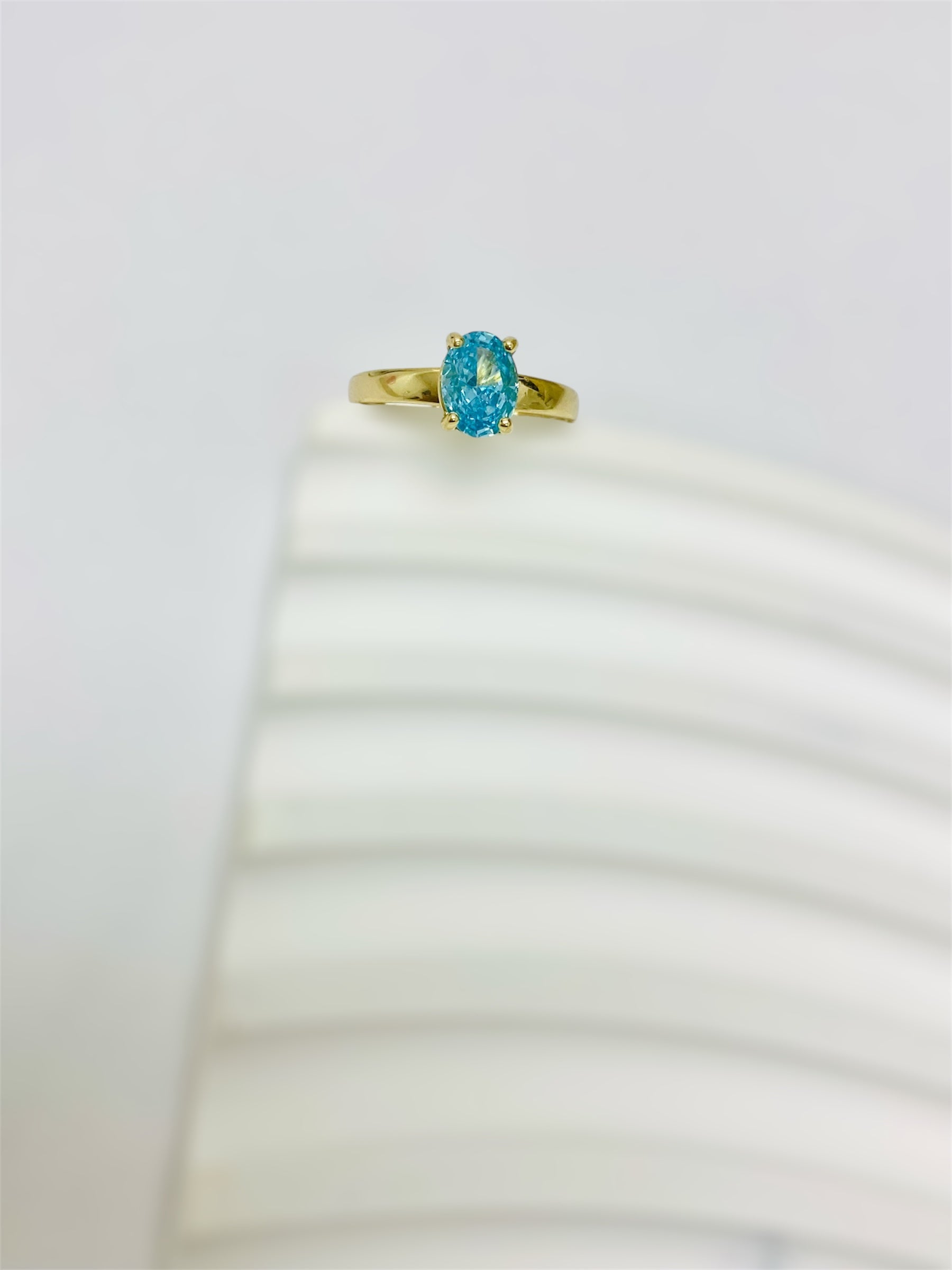 Anillo de piedra azul 14K