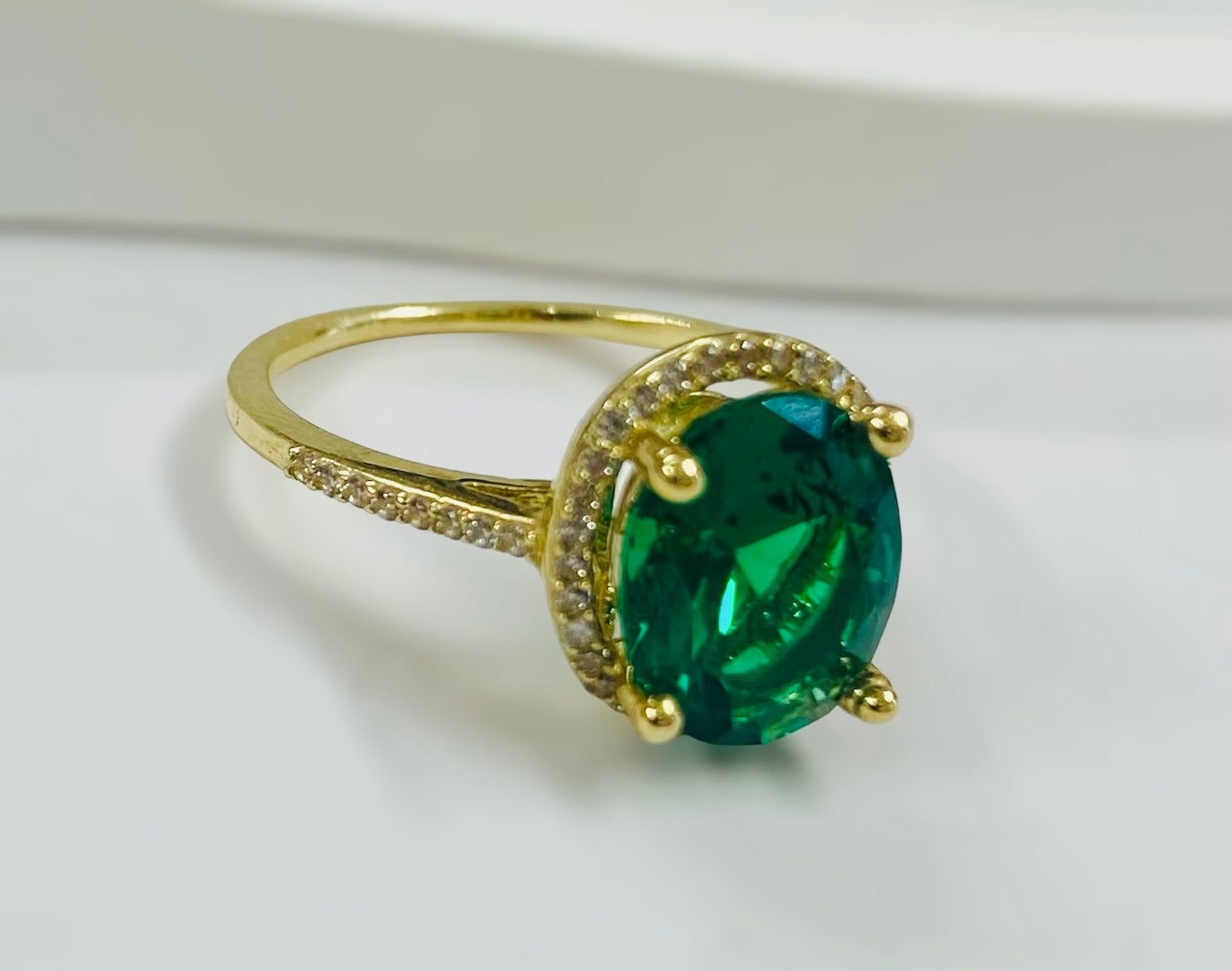 Anillo piedra verde 14K