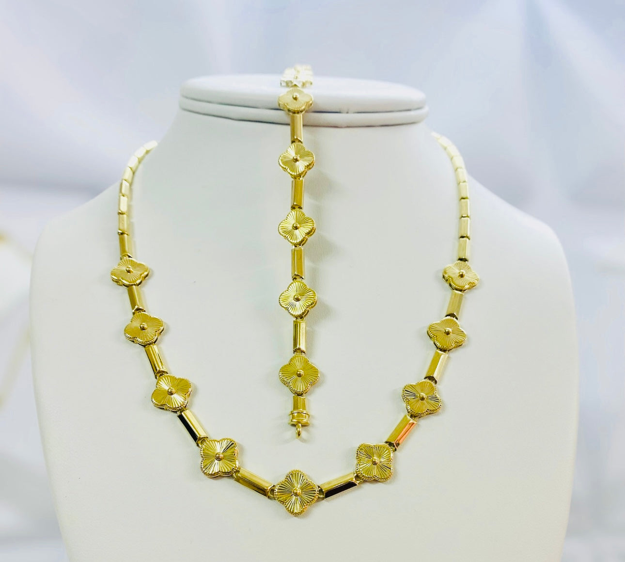 Set of golden flowers 14K