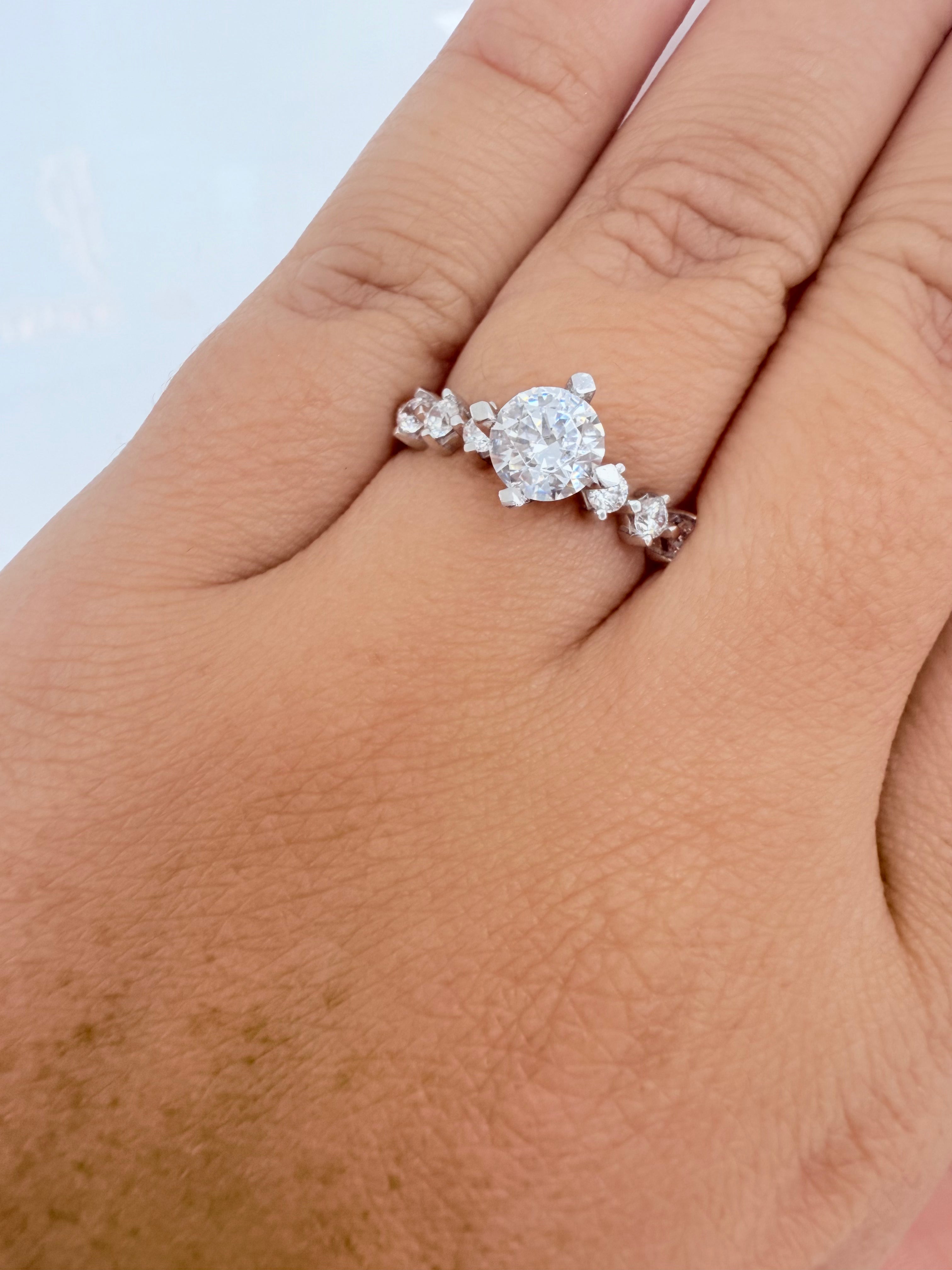 Anillo de solitario 10k