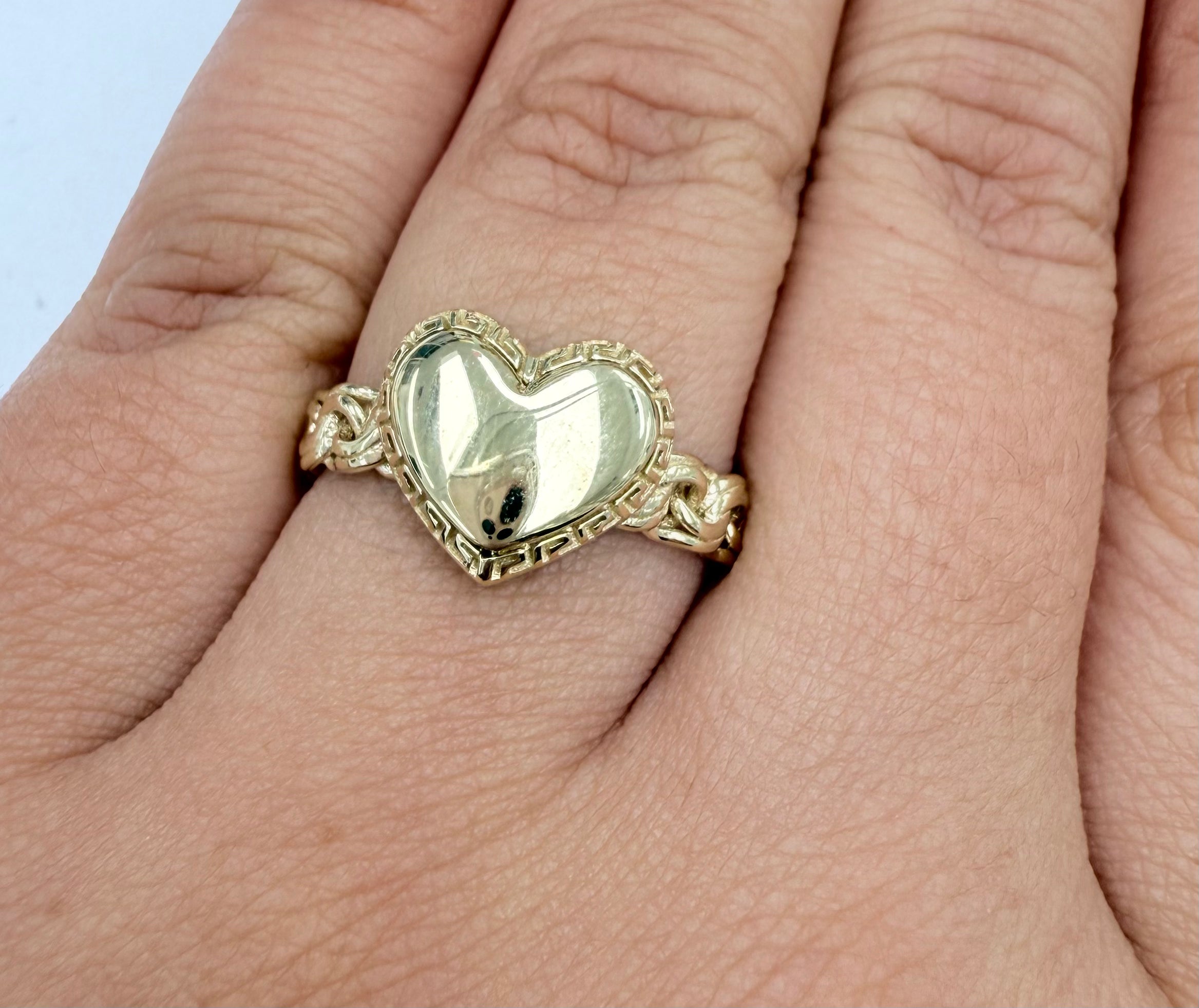 Anillo tejido chino con corazón 10k