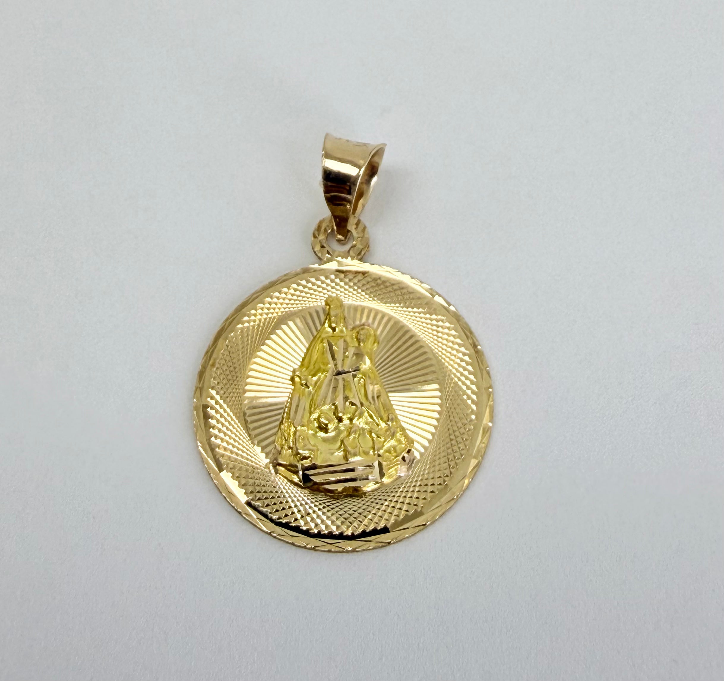 Dije Virgen de la caridad 10k
