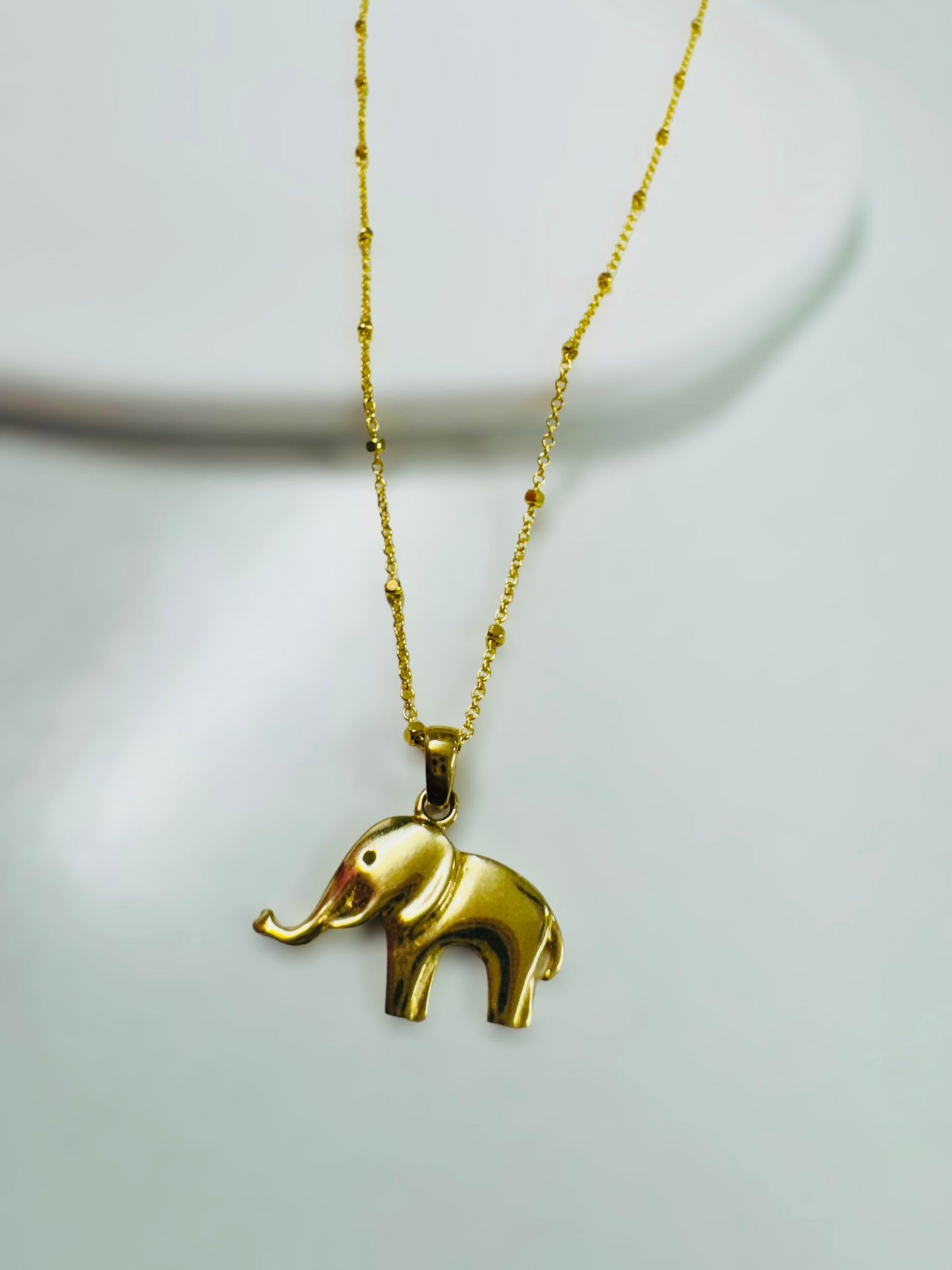 Cadena de balines con dije elefante 14k