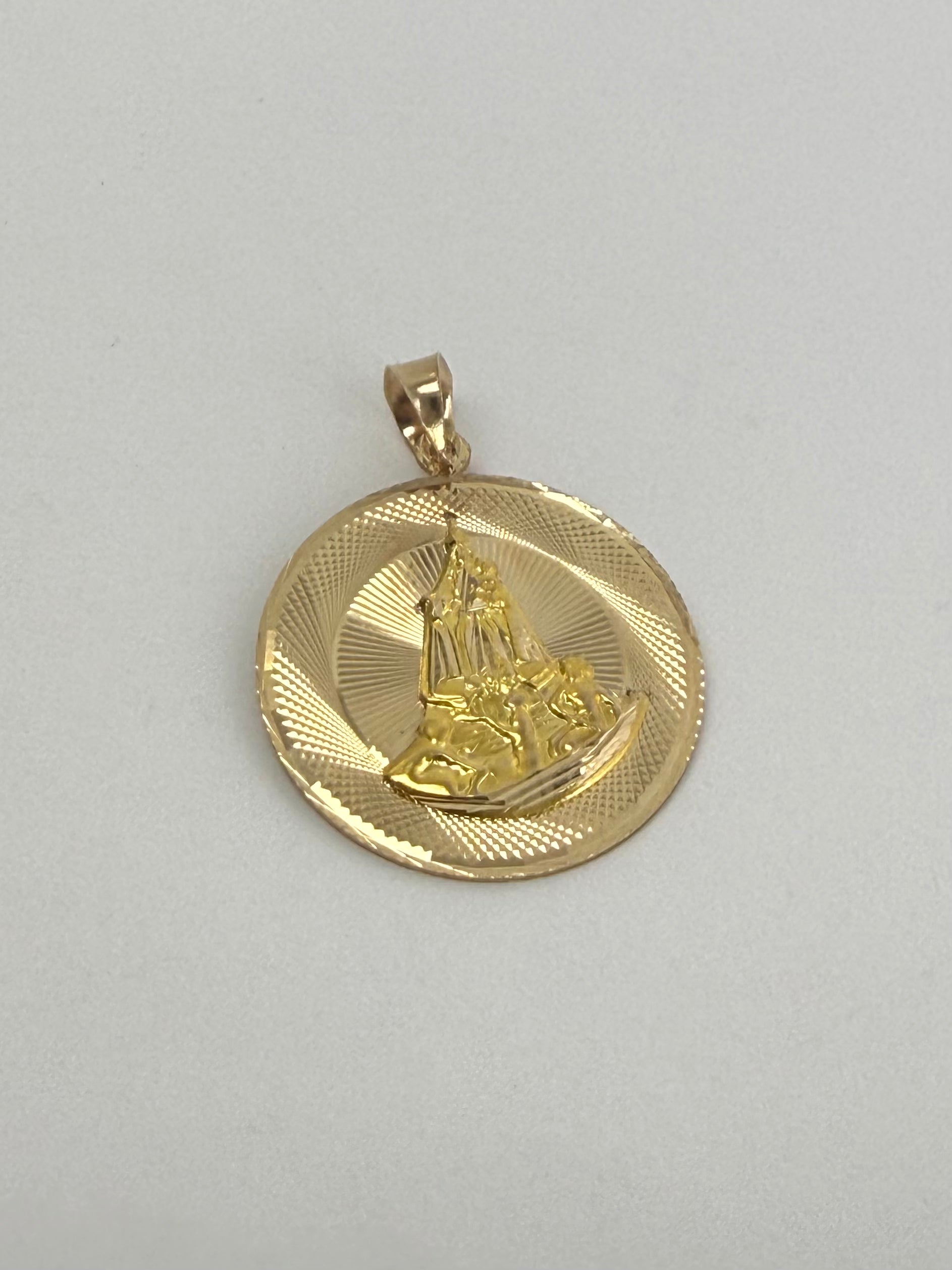 Dije Virgen de la caridad 10k