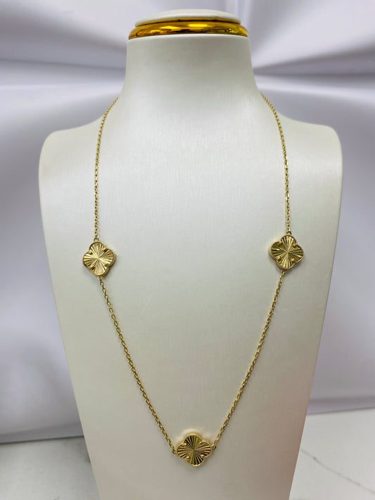 Clover dorada 3 flores grandes 14k