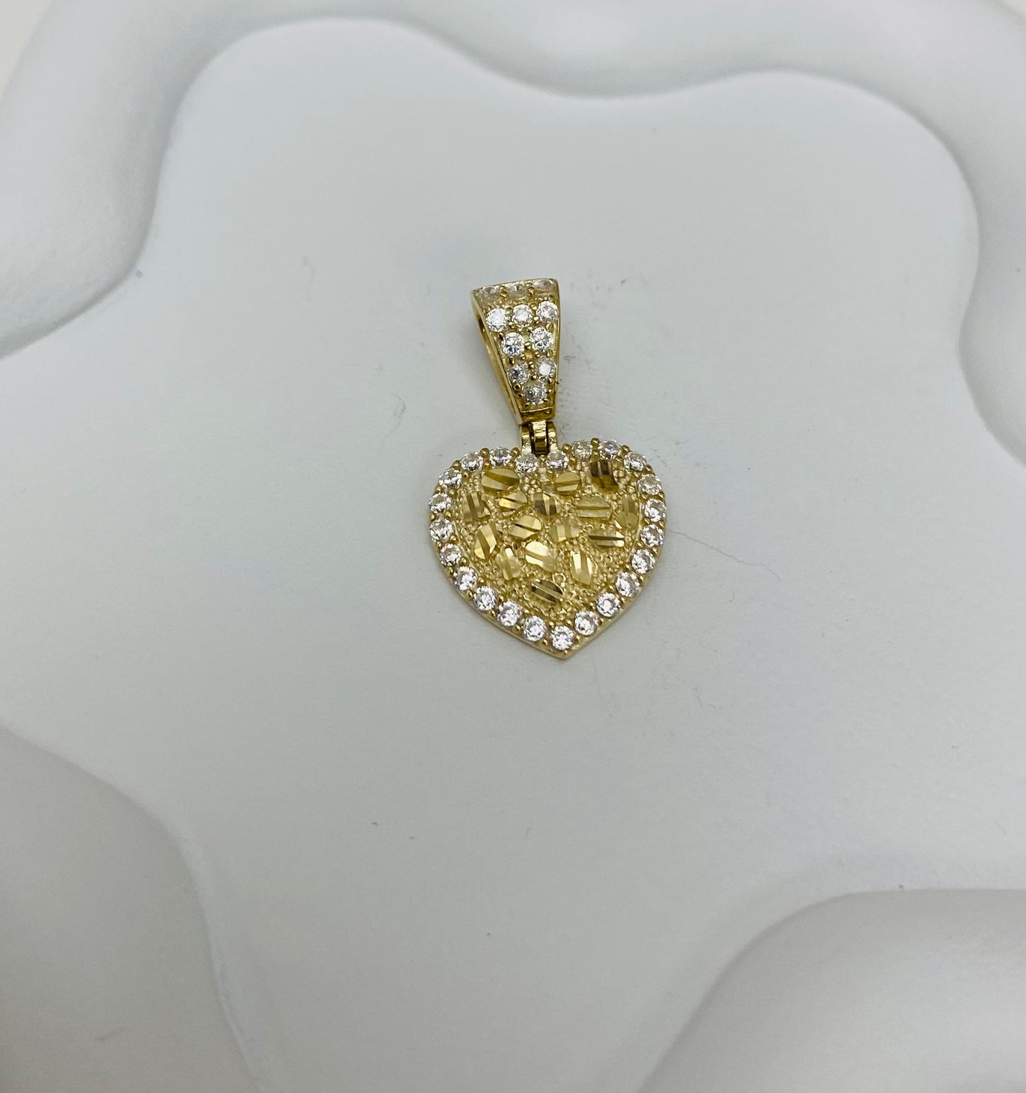 Dije corazón nugget 10k