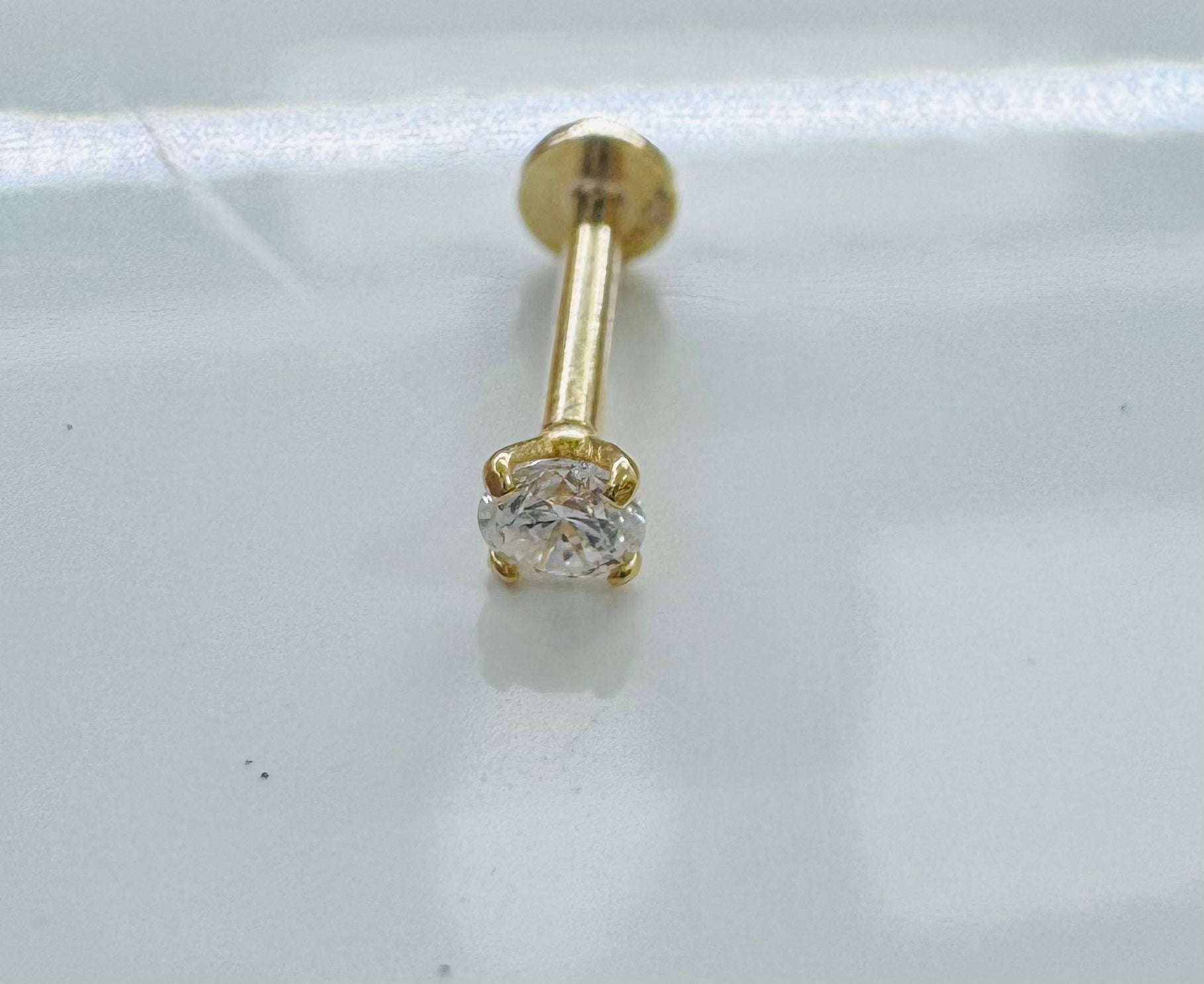 Piercing para cartílago de diamante 14k 2.5 mm